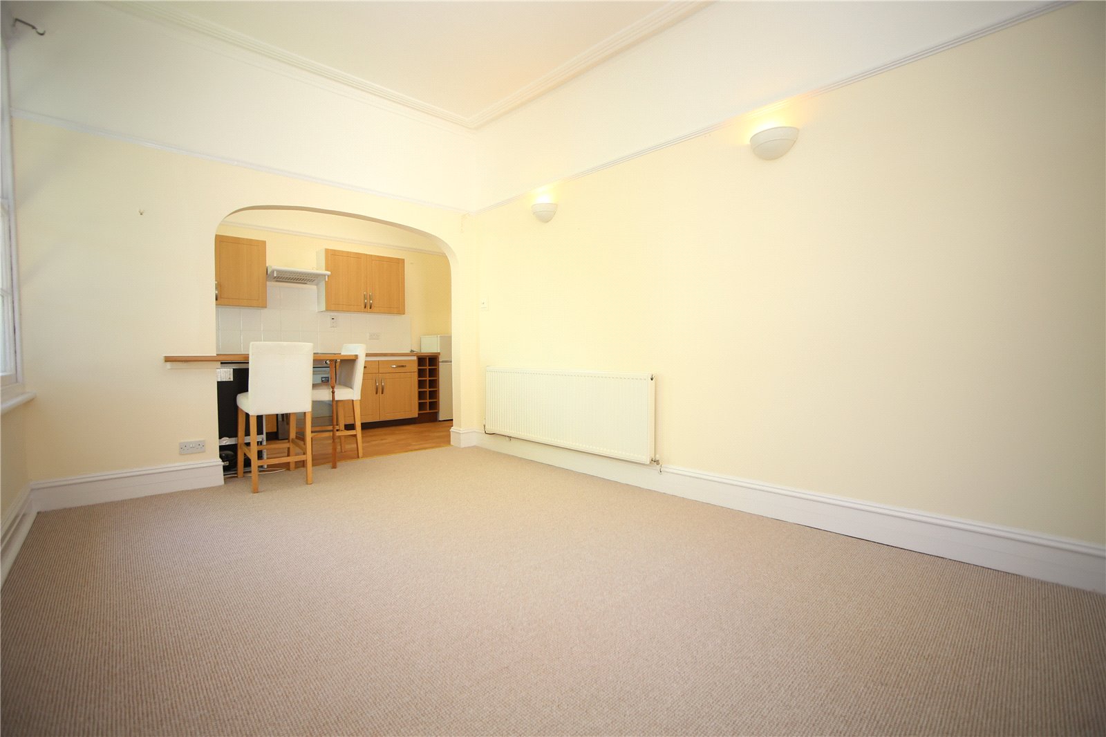 2 bedroom Flat to let in Cheltenham, Gloucestershire