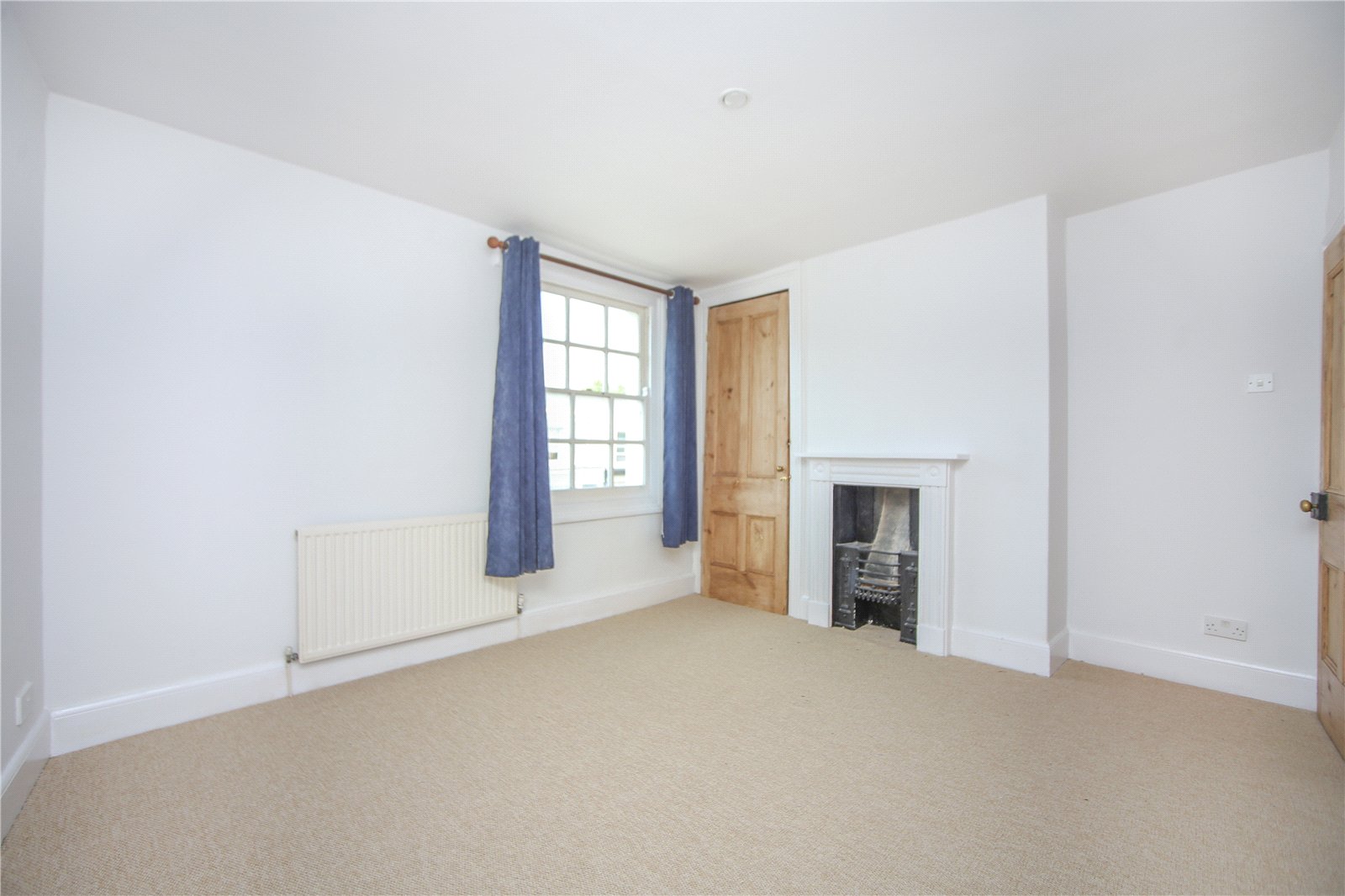 2 bedroom House to let in Cheltenham, Gloucestershire