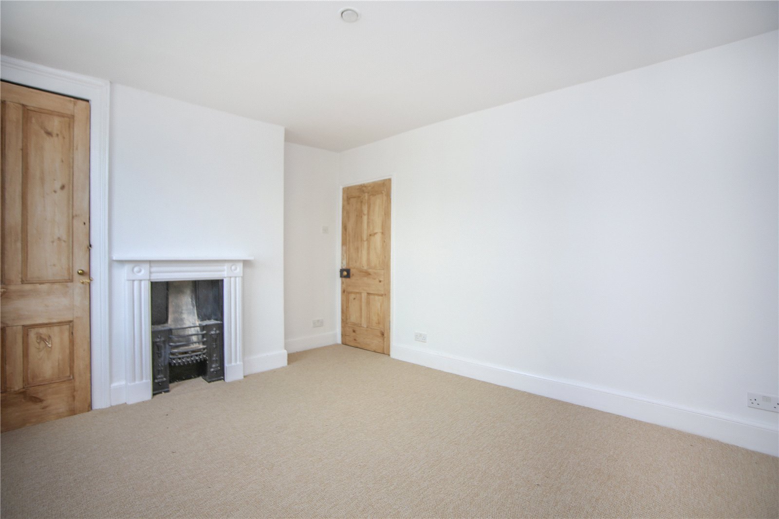 2 bedroom House to let in Cheltenham, Gloucestershire