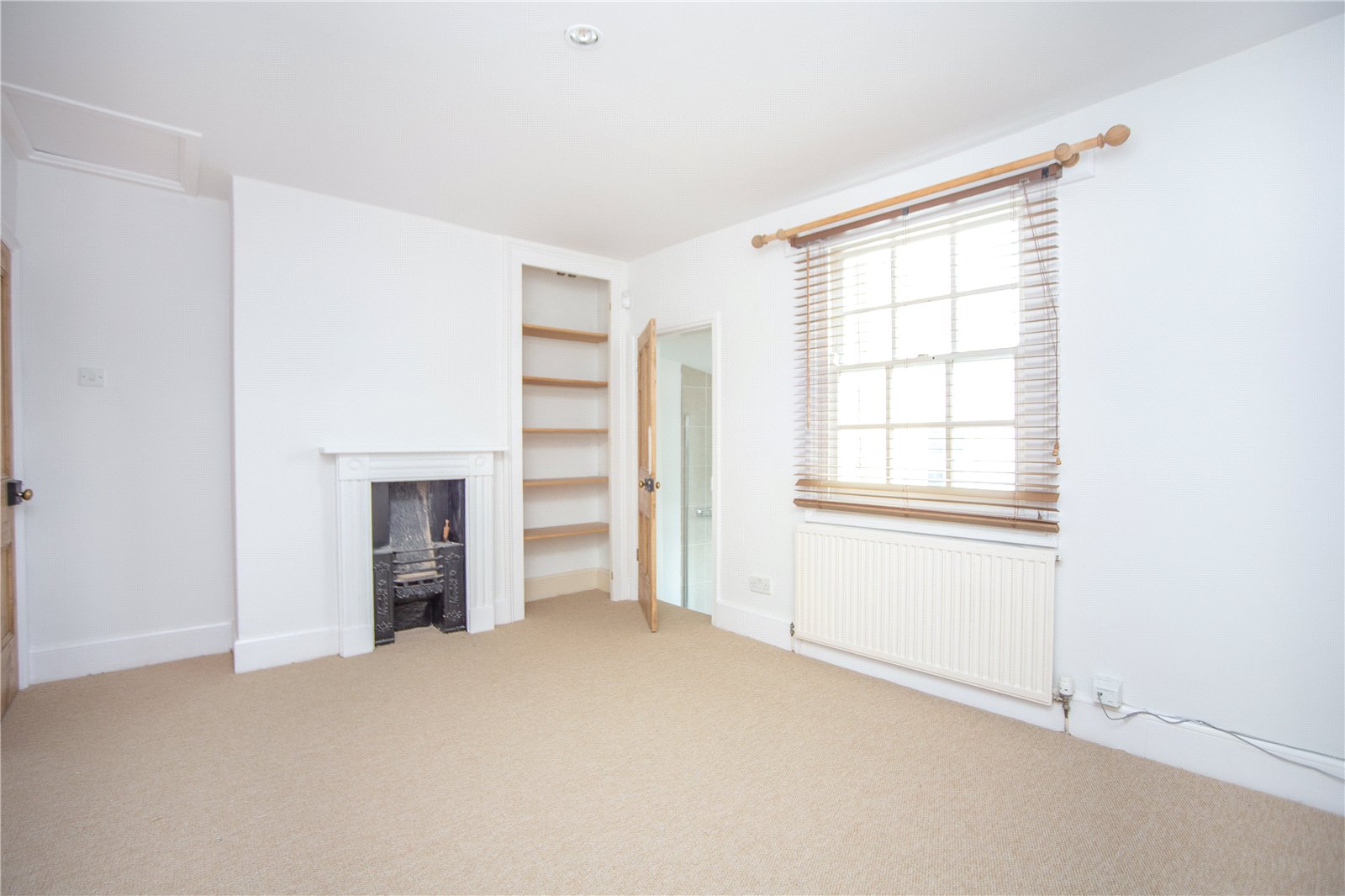 2 bedroom House to let in Cheltenham, Gloucestershire