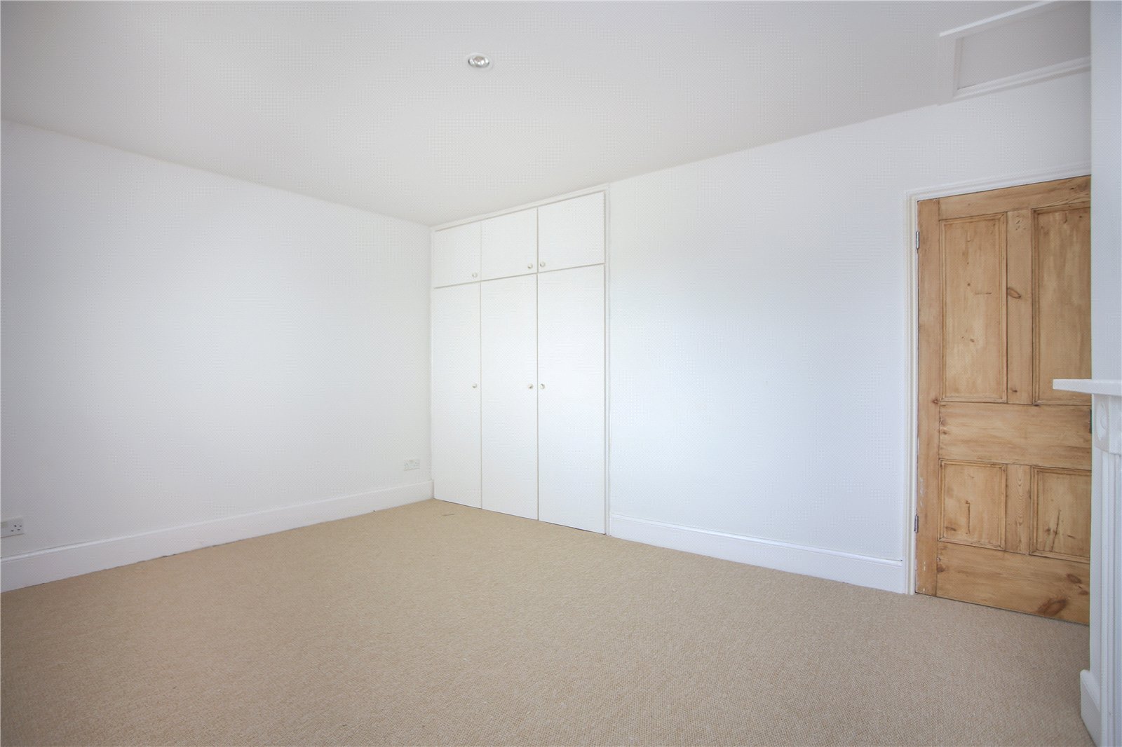 2 bedroom House to let in Cheltenham, Gloucestershire