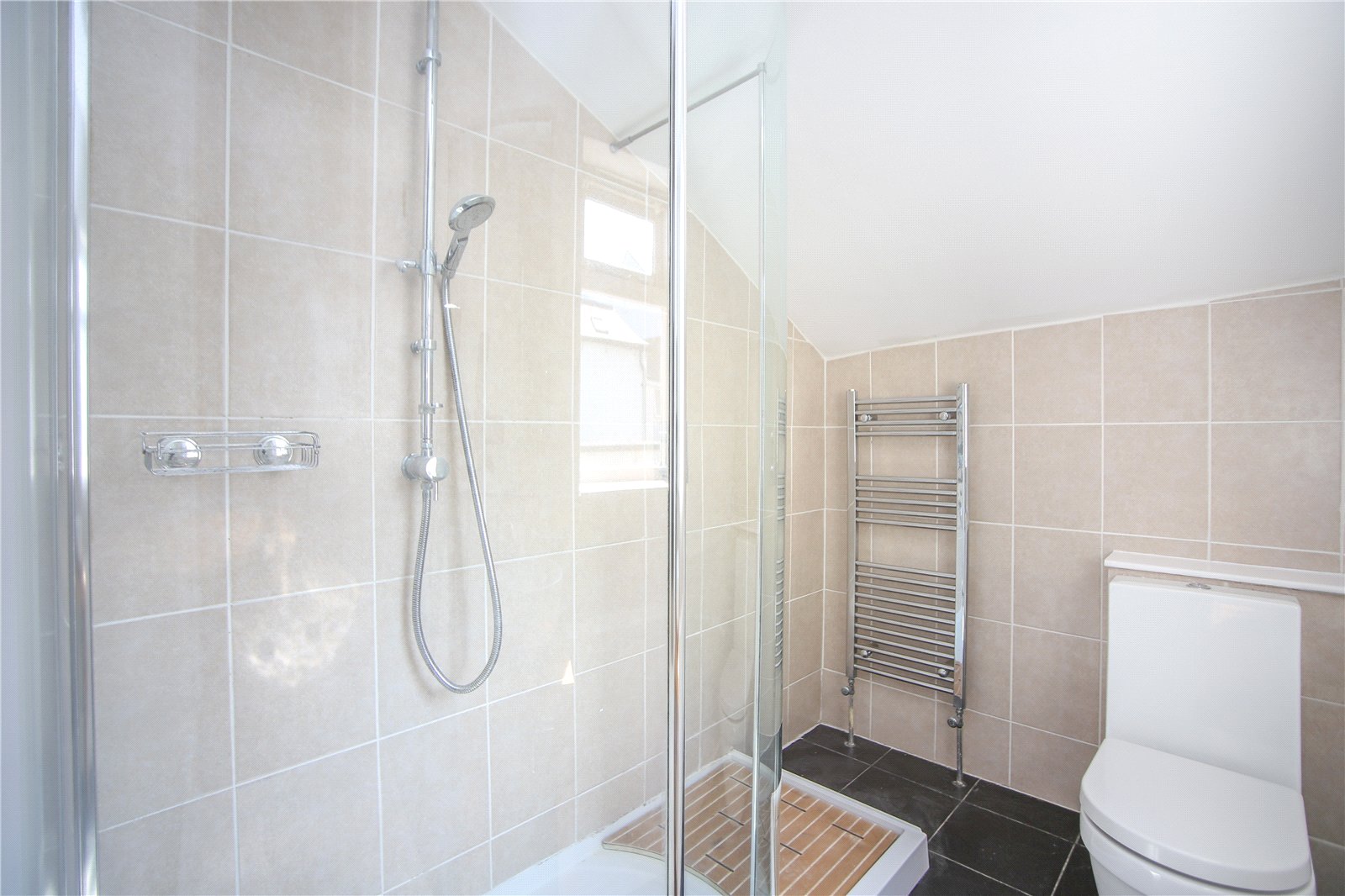 2 bedroom House to let in Cheltenham, Gloucestershire