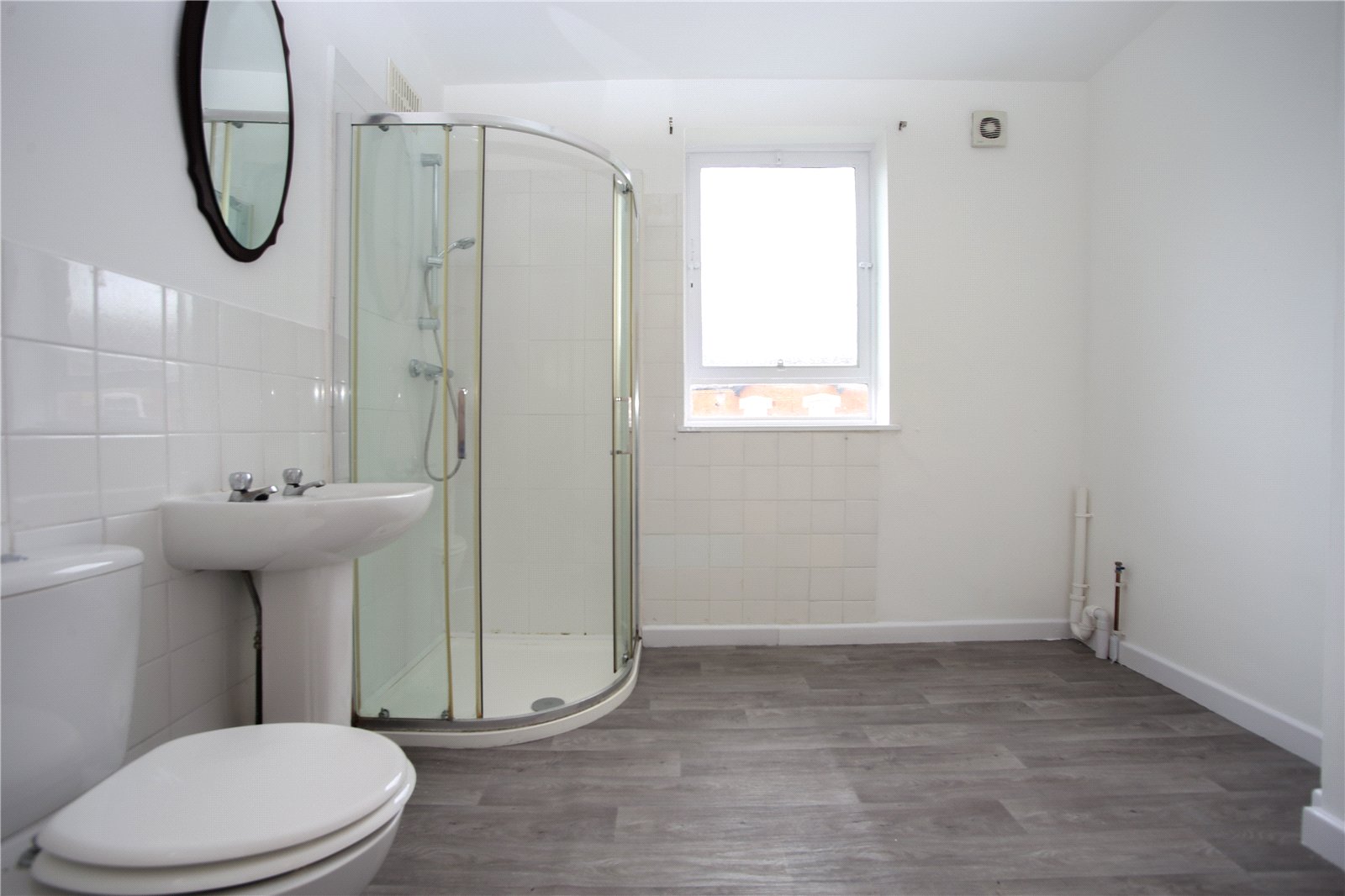 1 bedroom Flat to let in Cheltenham, Gloucestershire