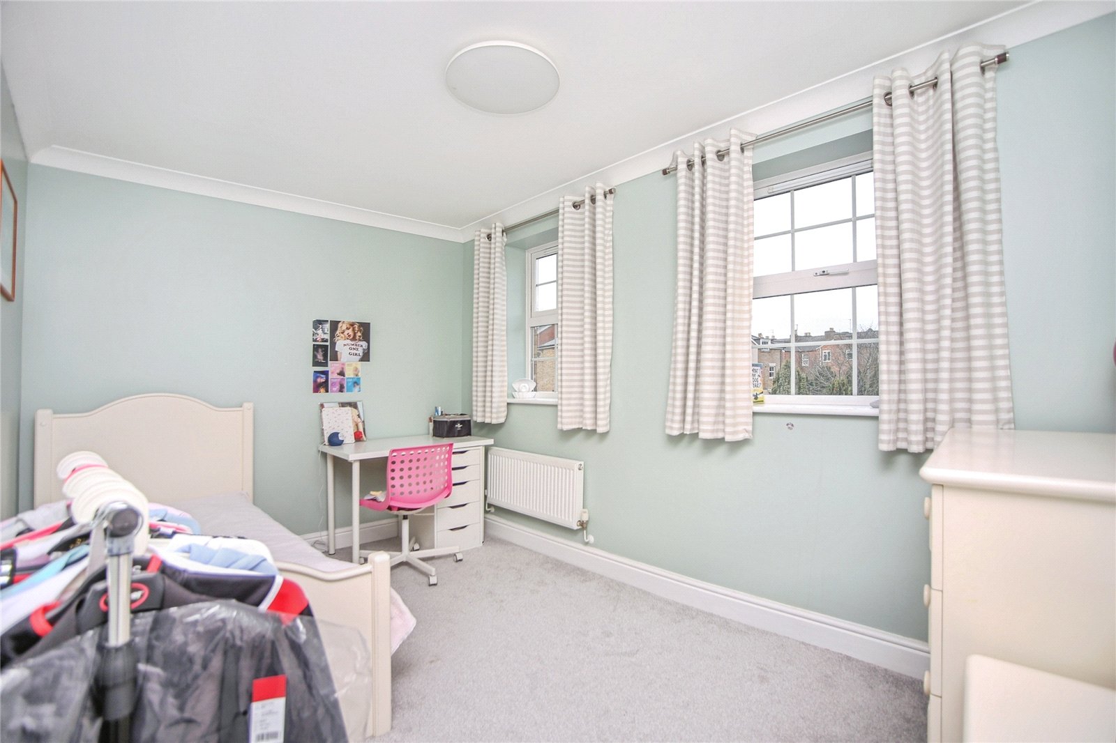 3 bedroom House to let in Cheltenham, Gloucestershire