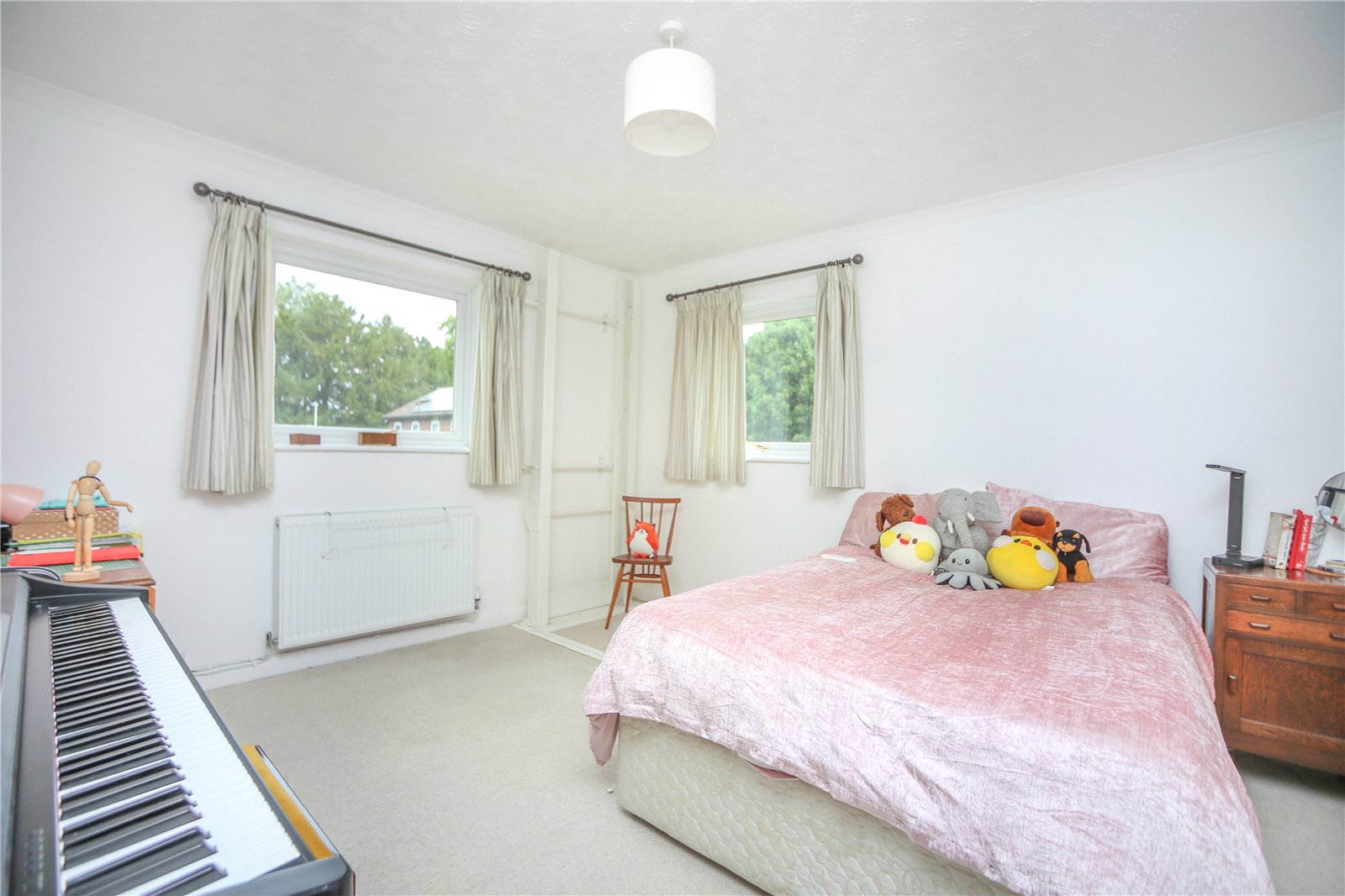 4 bedroom House to let in Charlton Kings, Cheltenham, Gloucestershire