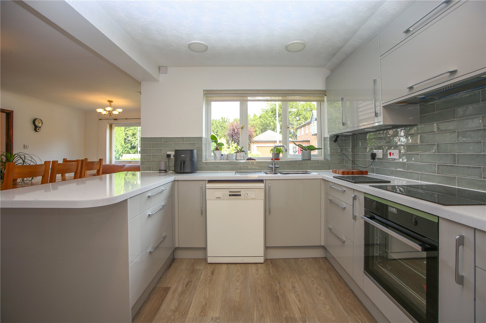 4 bedroom House to let in Charlton Kings, Cheltenham, Gloucestershire