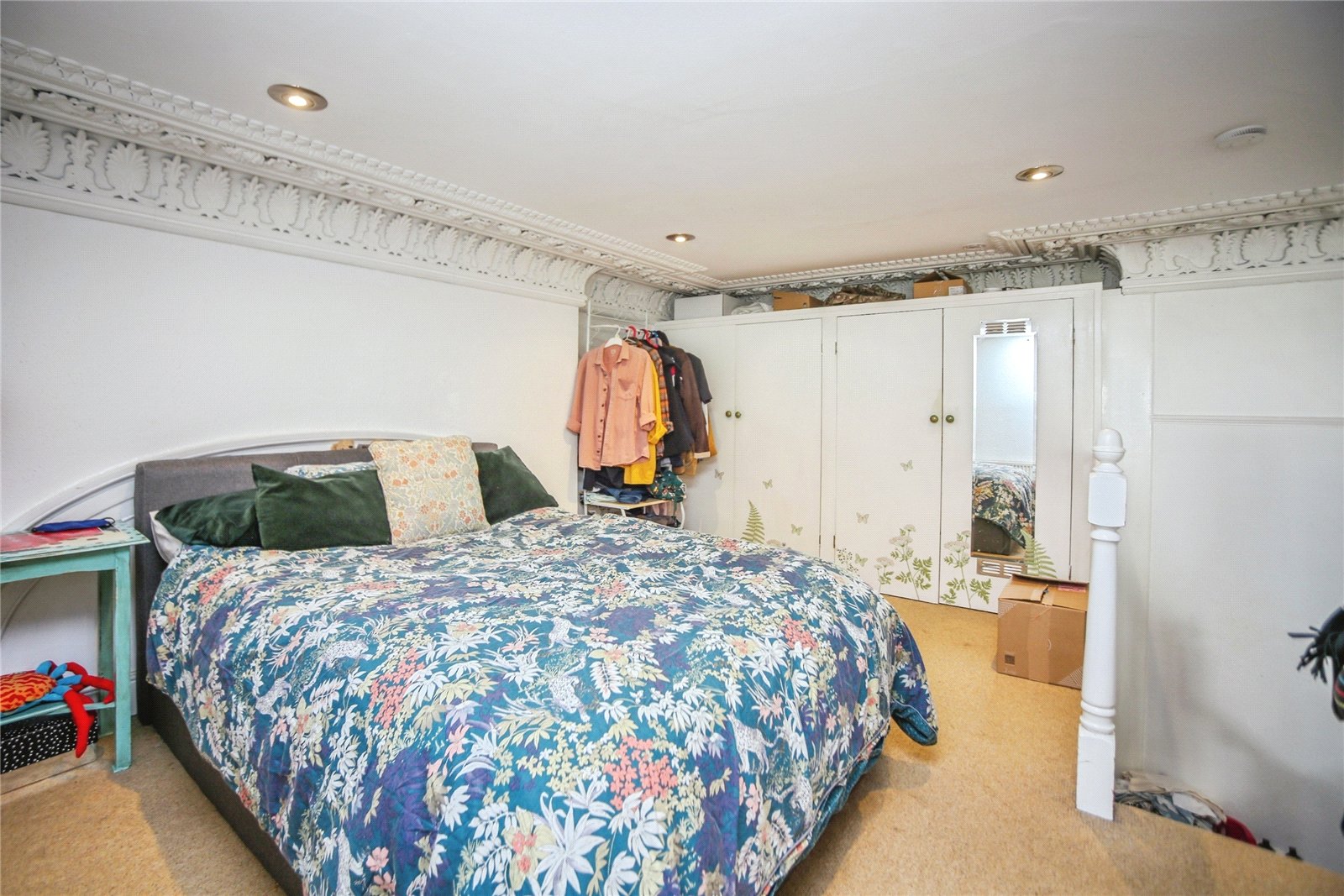 1 bedroom Flat to let in Cheltenham, Gloucestershire