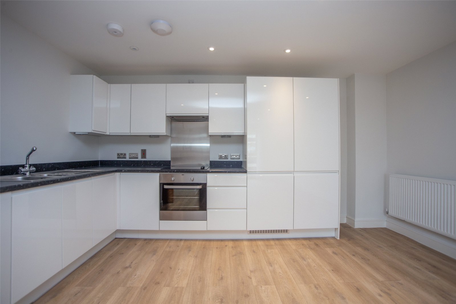 2 bedroom Flat to let in Cheltenham, Gloucestershire