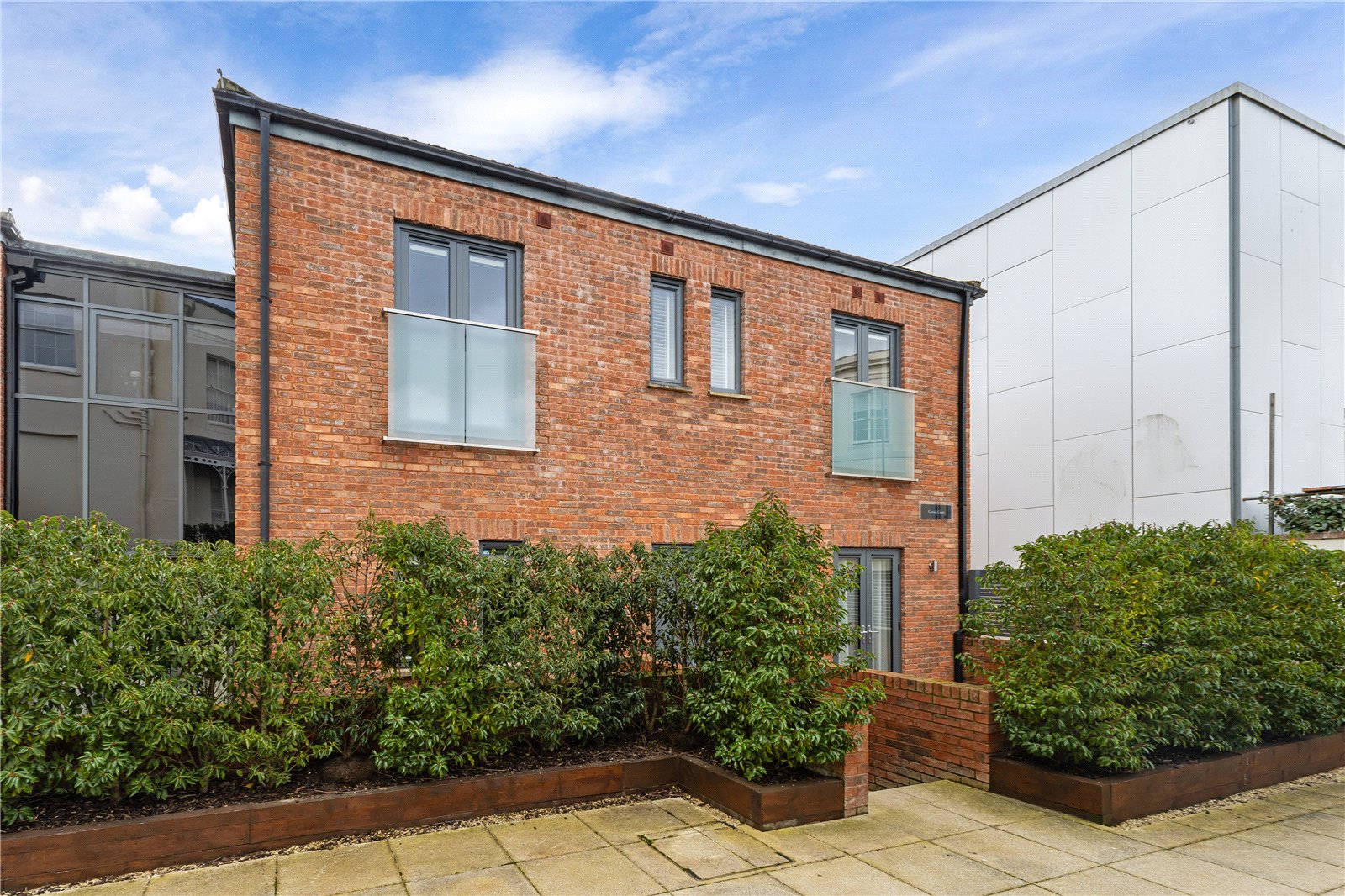 2 bedroom Flat to let in Cheltenham, Gloucestershire
