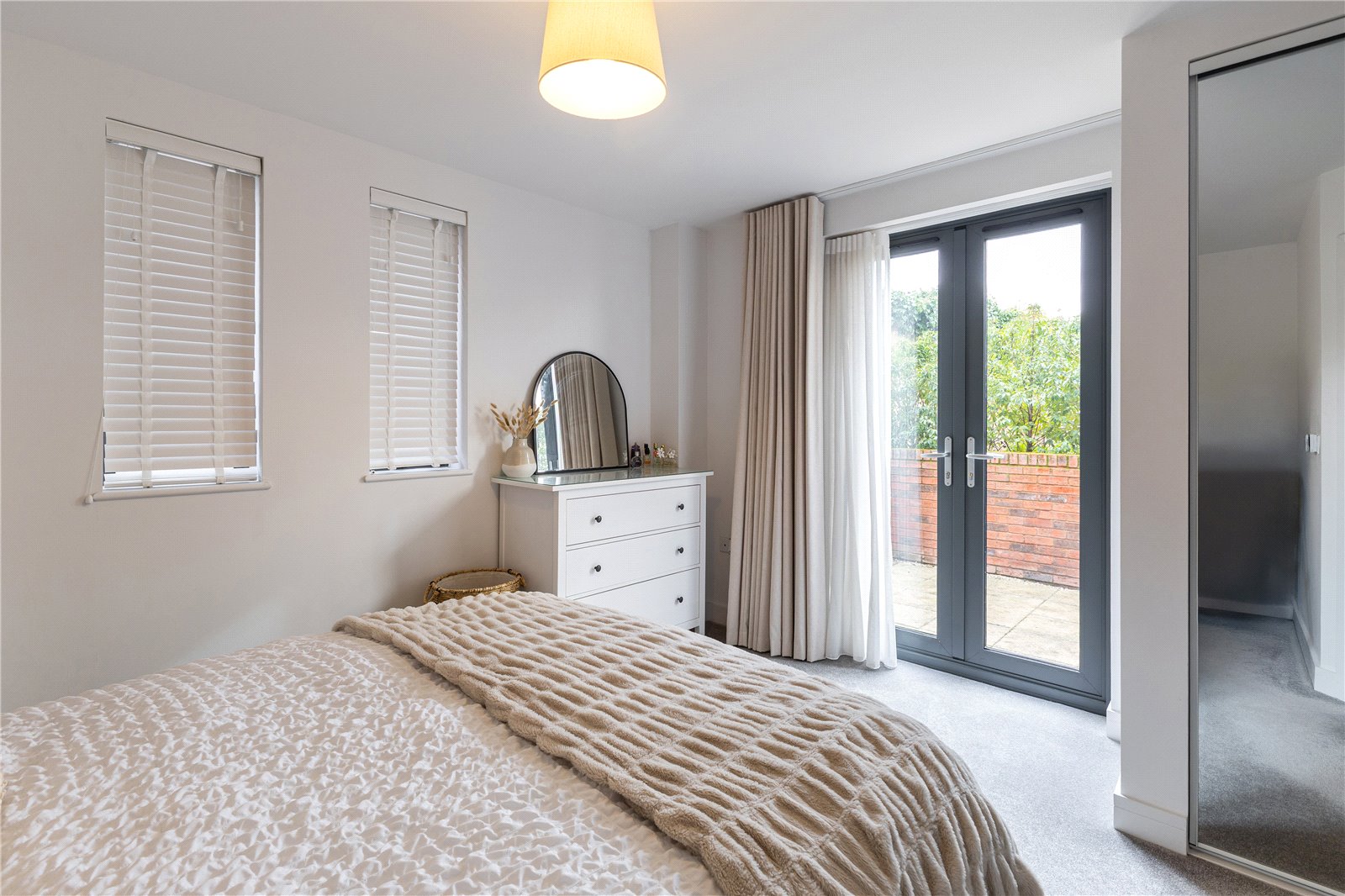 2 bedroom Flat to let in Cheltenham, Gloucestershire