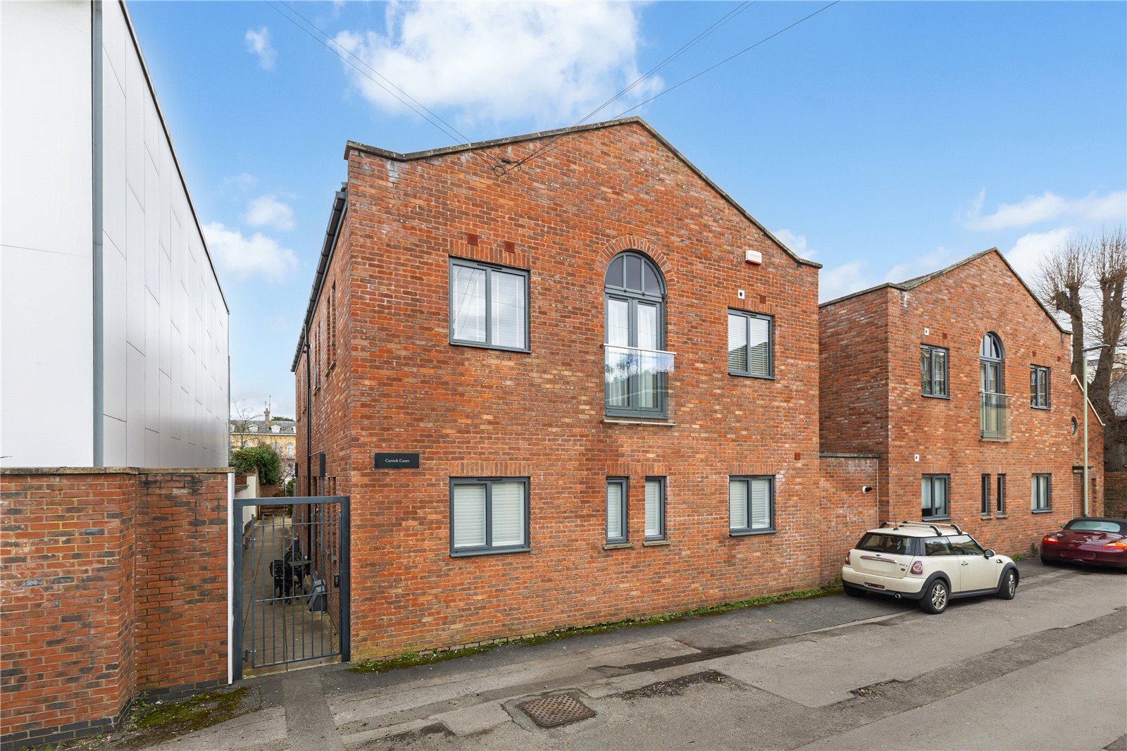 2 bedroom Flat to let in Cheltenham, Gloucestershire
