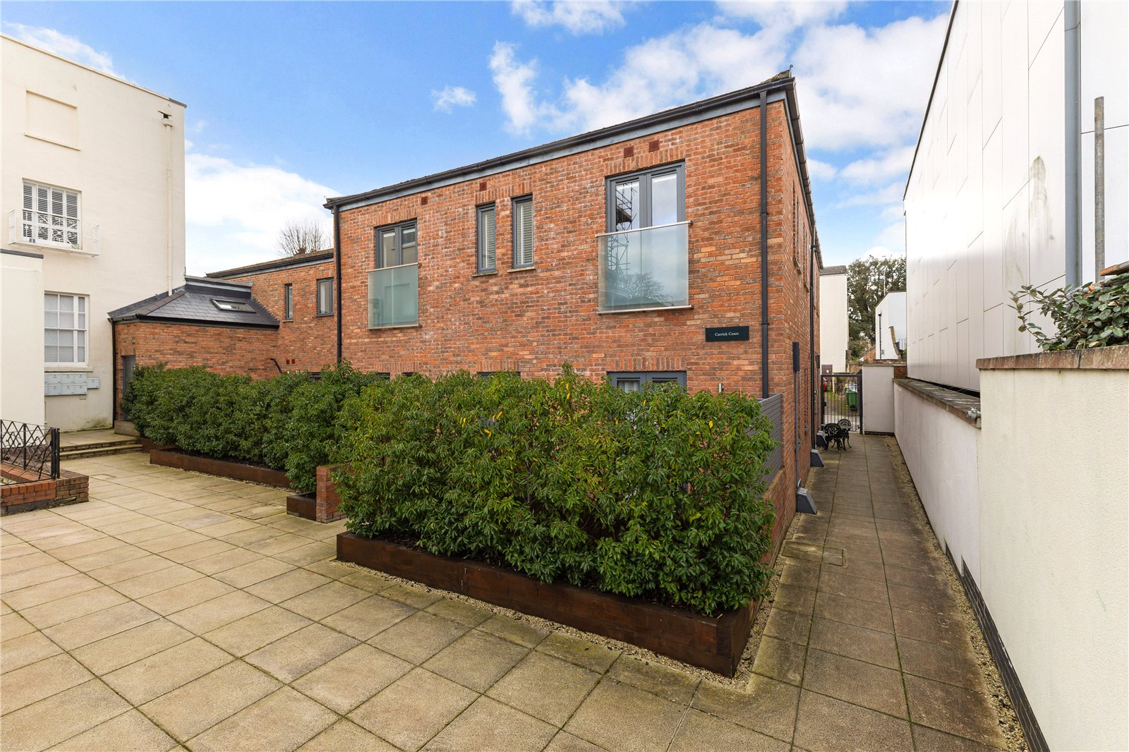 2 bedroom Flat to let in Cheltenham, Gloucestershire