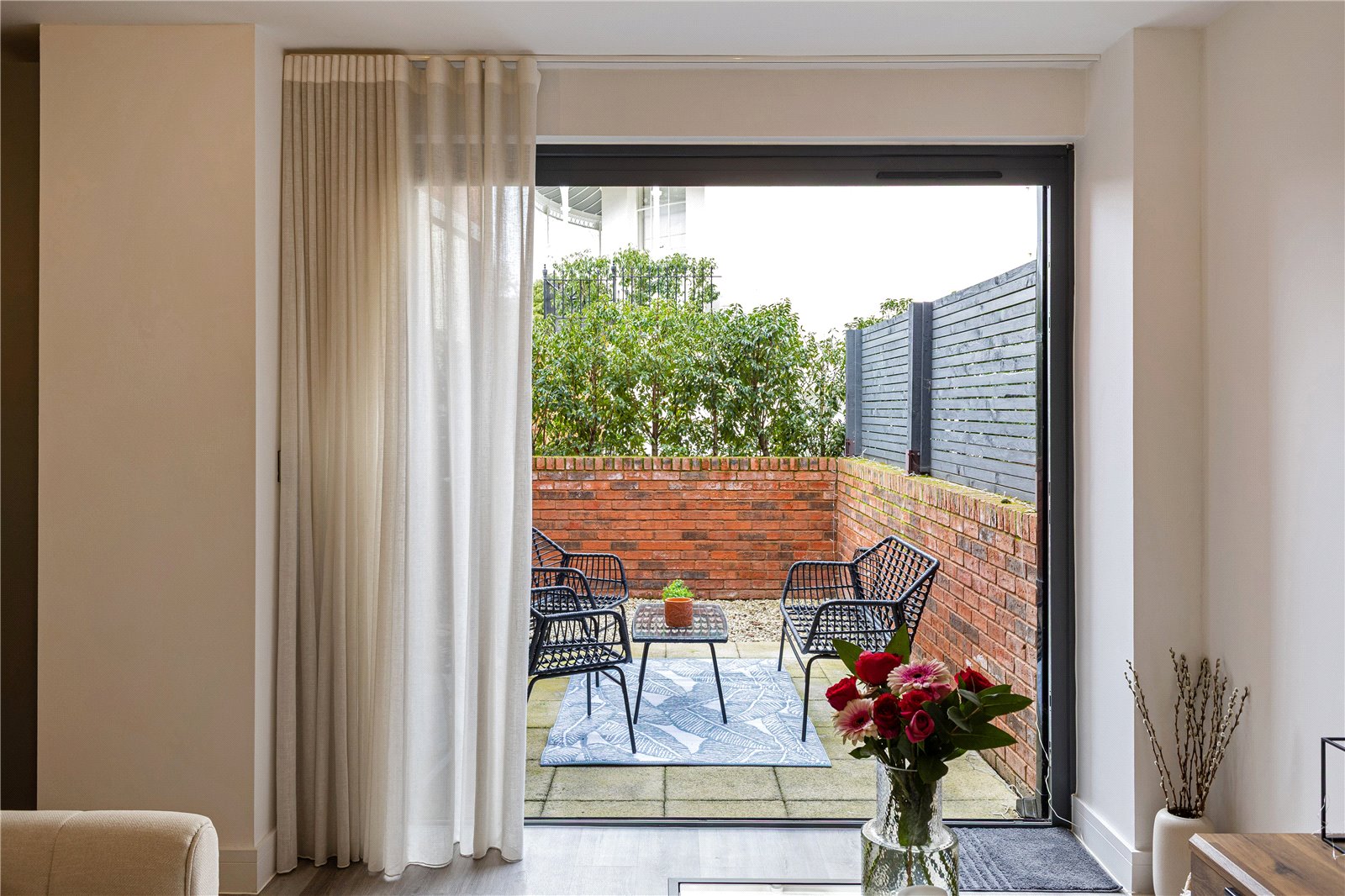 2 bedroom Flat to let in Cheltenham, Gloucestershire