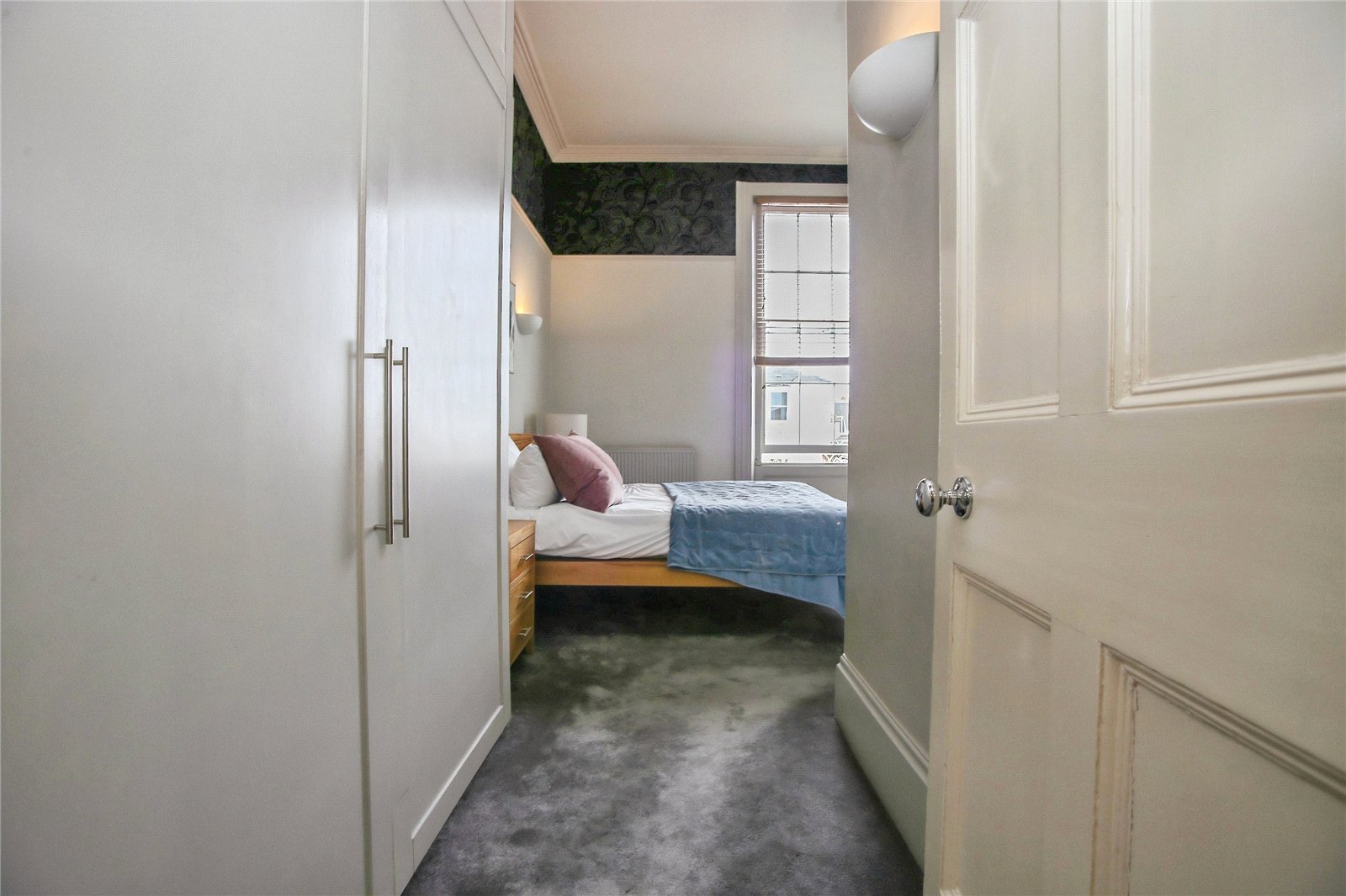 3 bedroom Flat to let in Cheltenham, Gloucestershire