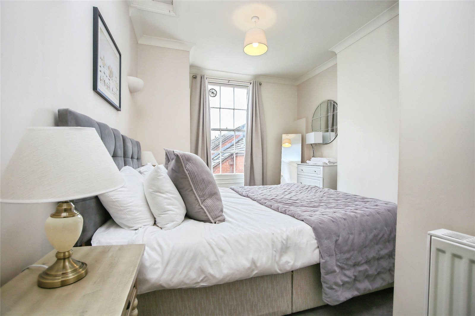 3 bedroom Flat to let in Cheltenham, Gloucestershire