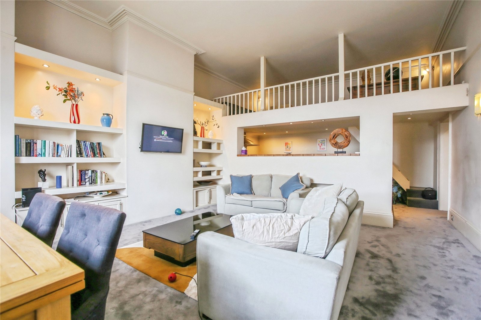 3 bedroom Flat to let in Cheltenham, Gloucestershire