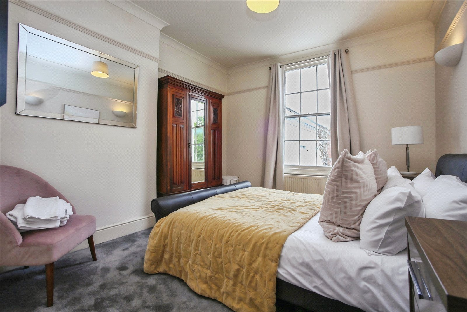 3 bedroom Flat to let in Cheltenham, Gloucestershire