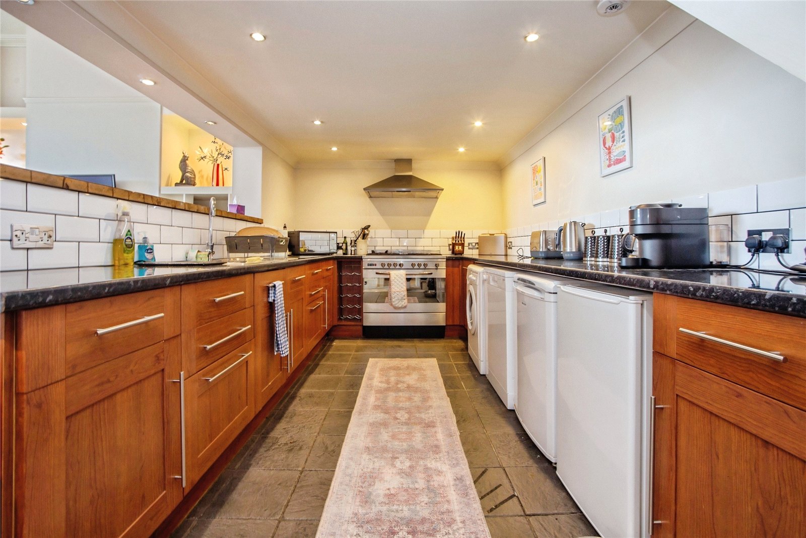 3 bedroom Flat to let in Cheltenham, Gloucestershire