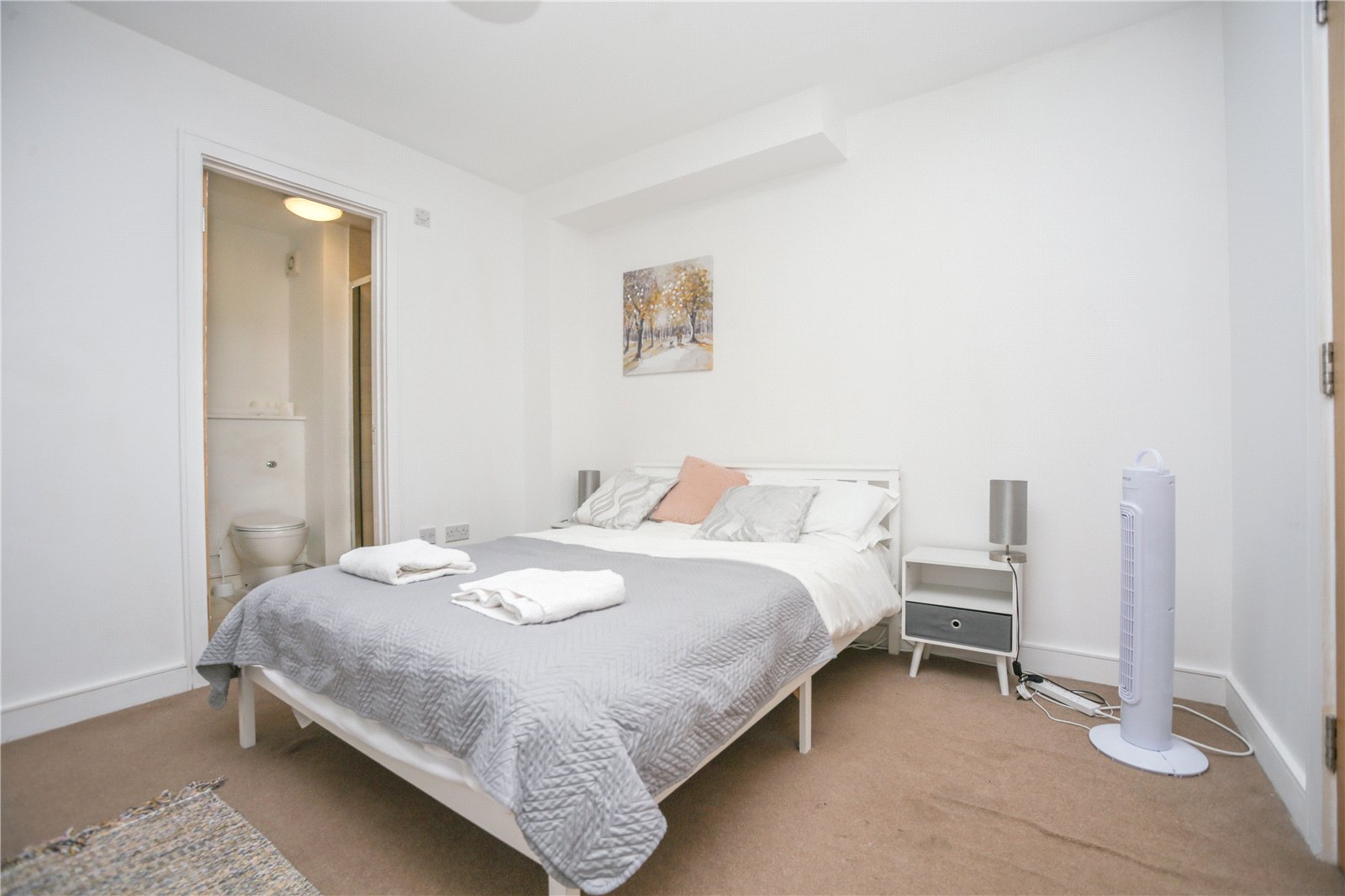2 bedroom Flat to let in Cheltenham, Gloucestershire