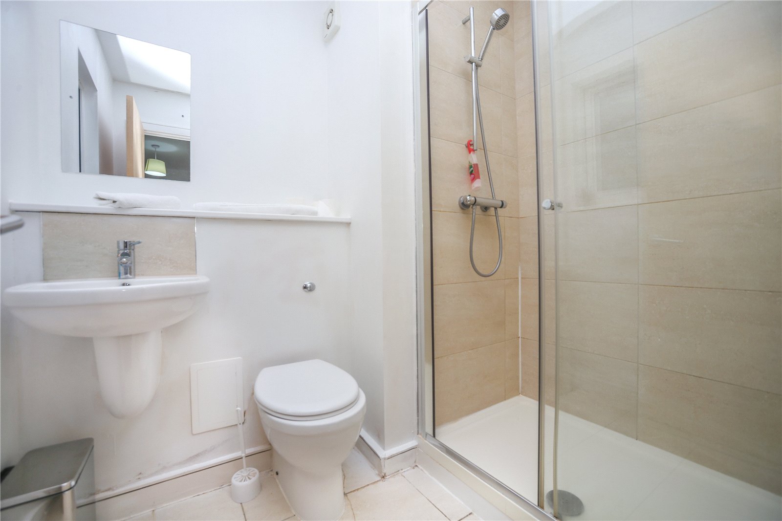 2 bedroom Flat to let in Cheltenham, Gloucestershire