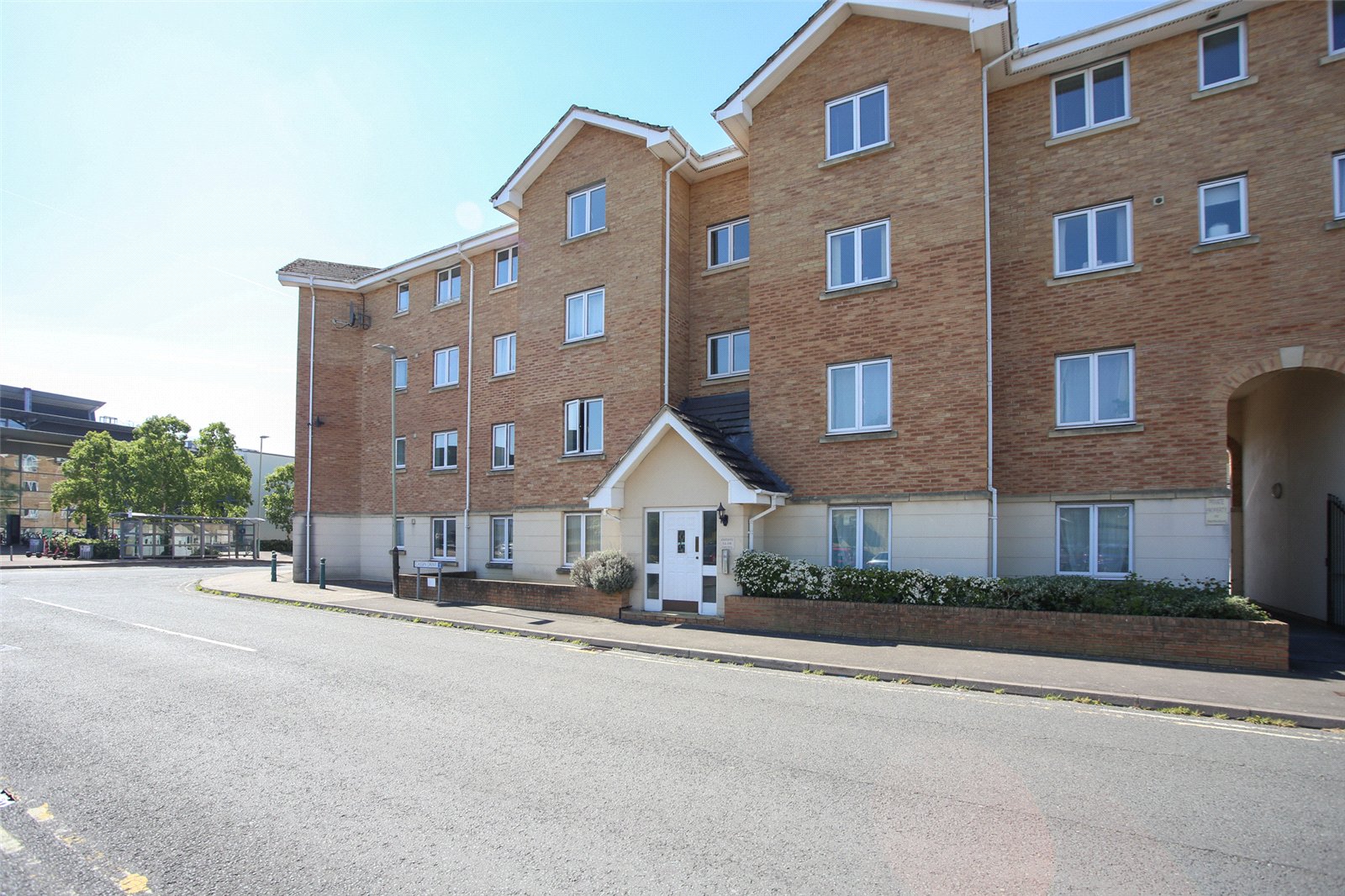 2 bedroom Flat to let in Cheltenham, Gloucestershire