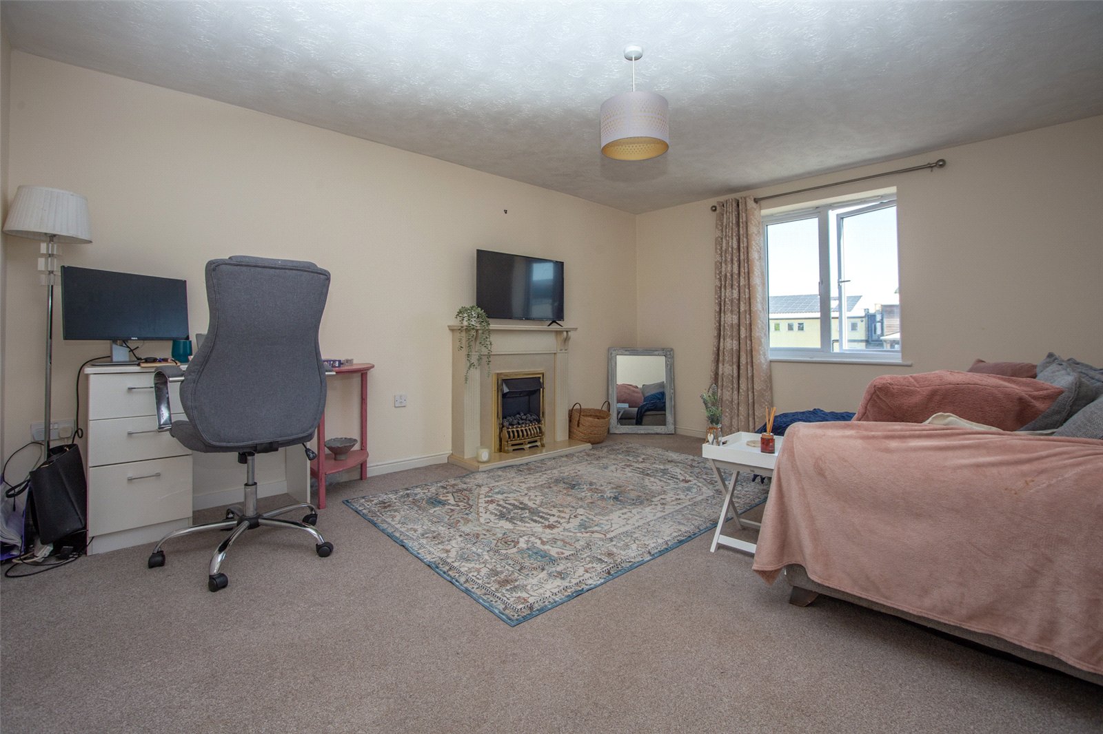 2 bedroom Flat to let in Cheltenham, Gloucestershire