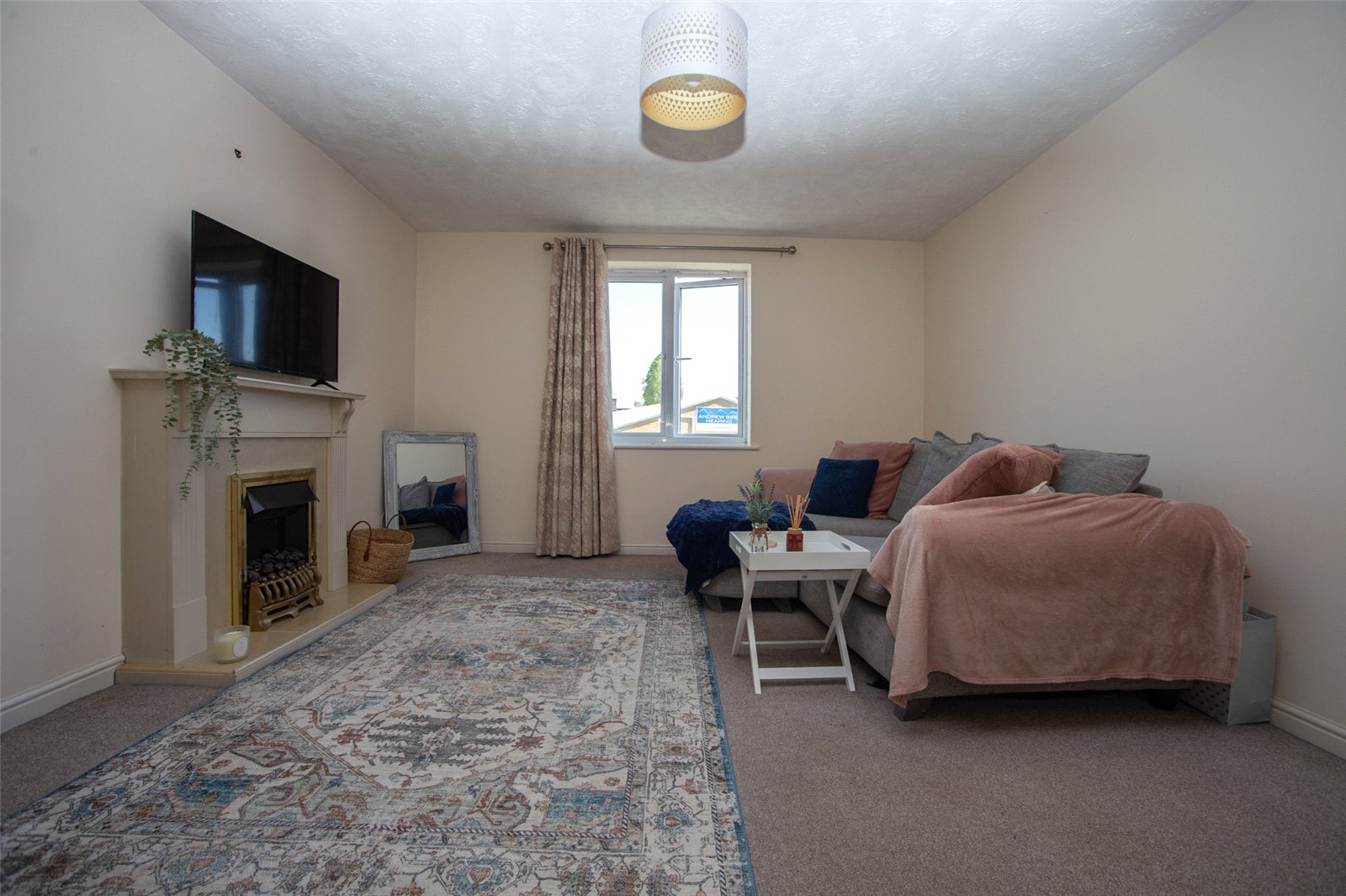 2 bedroom Flat to let in Cheltenham, Gloucestershire