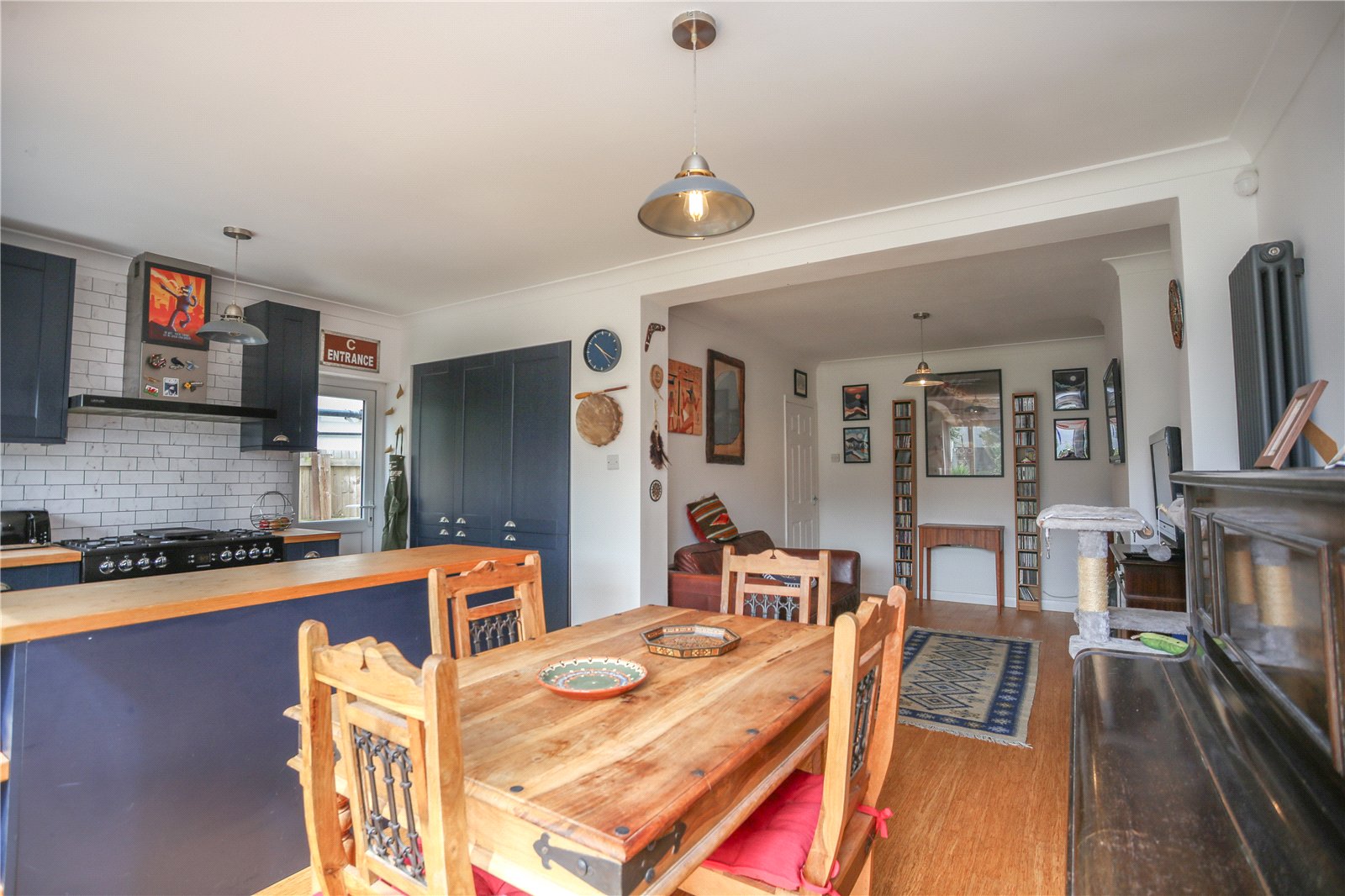 3 bedroom House to let in Cheltenham, Gloucestershire