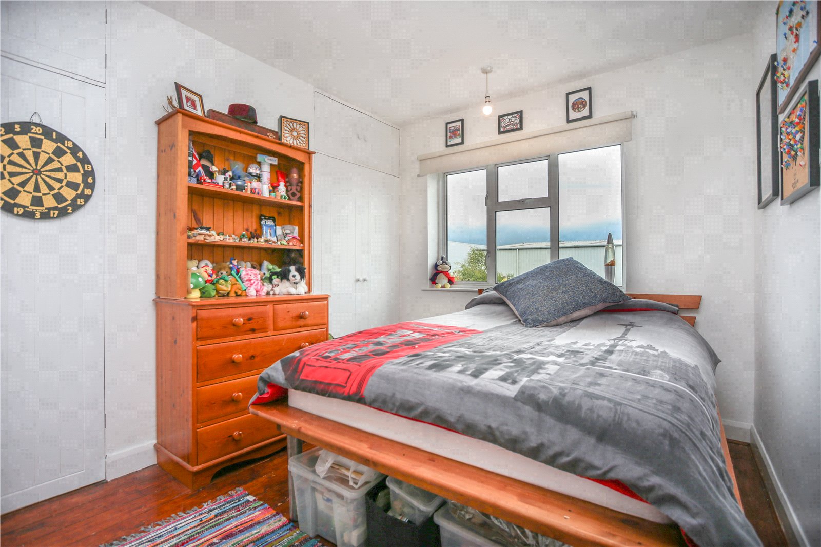 3 bedroom House to let in Cheltenham, Gloucestershire