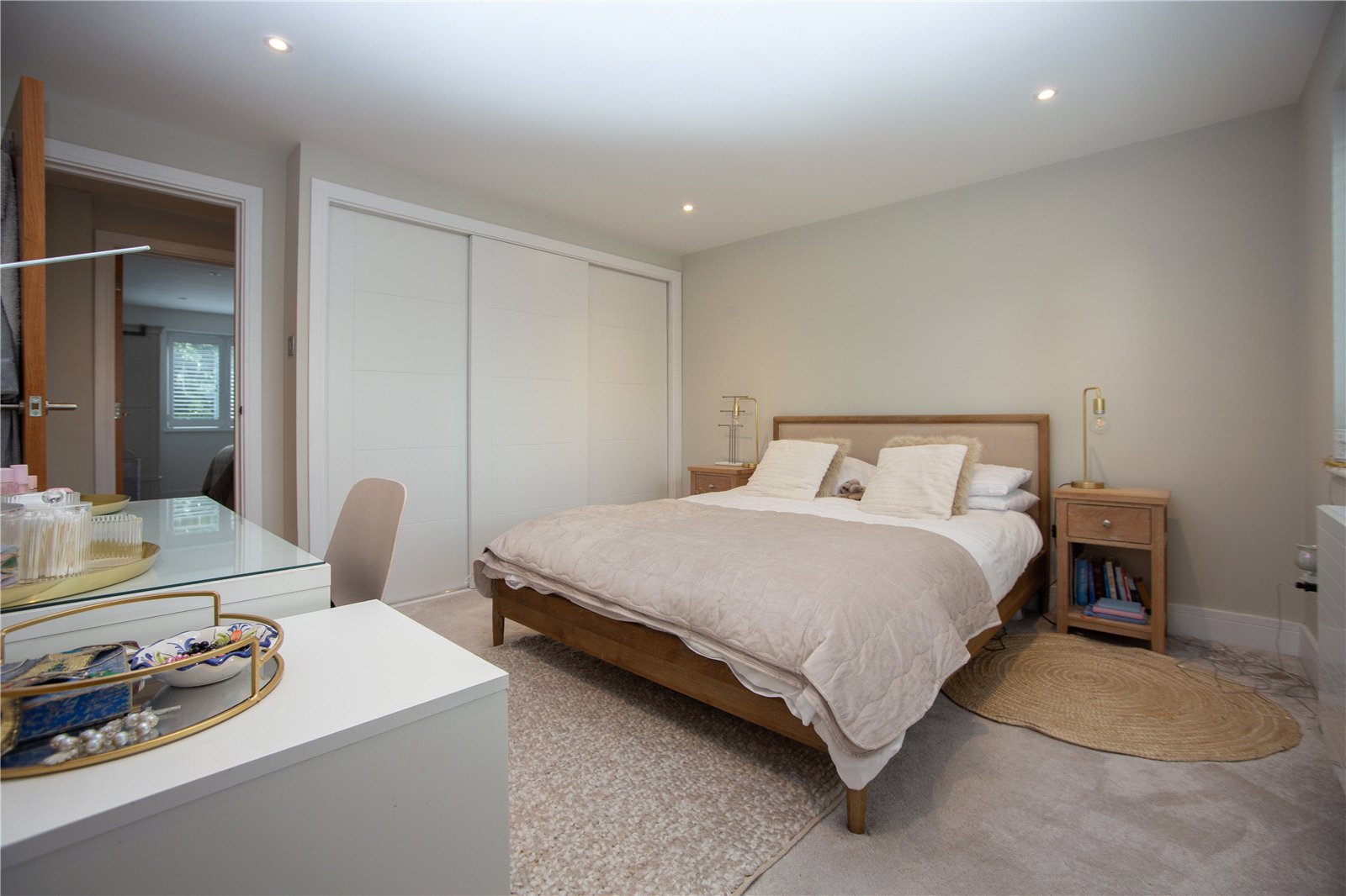4 bedroom House to let in Charlton Kings, Cheltenham, Gloucestershire