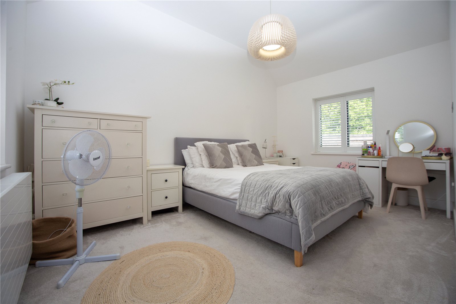 4 bedroom House to let in Charlton Kings, Cheltenham, Gloucestershire