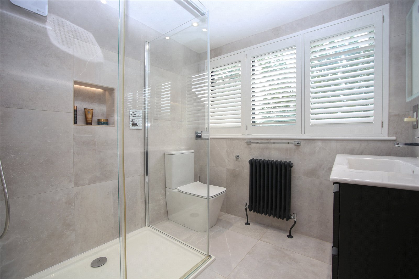 4 bedroom House to let in Charlton Kings, Cheltenham, Gloucestershire