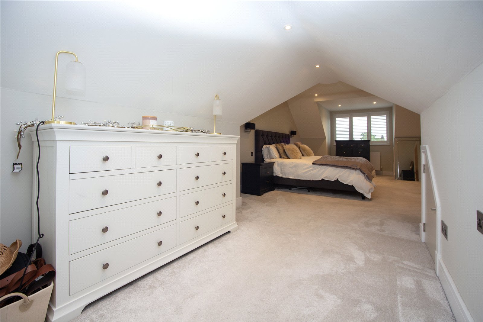 4 bedroom House to let in Charlton Kings, Cheltenham, Gloucestershire