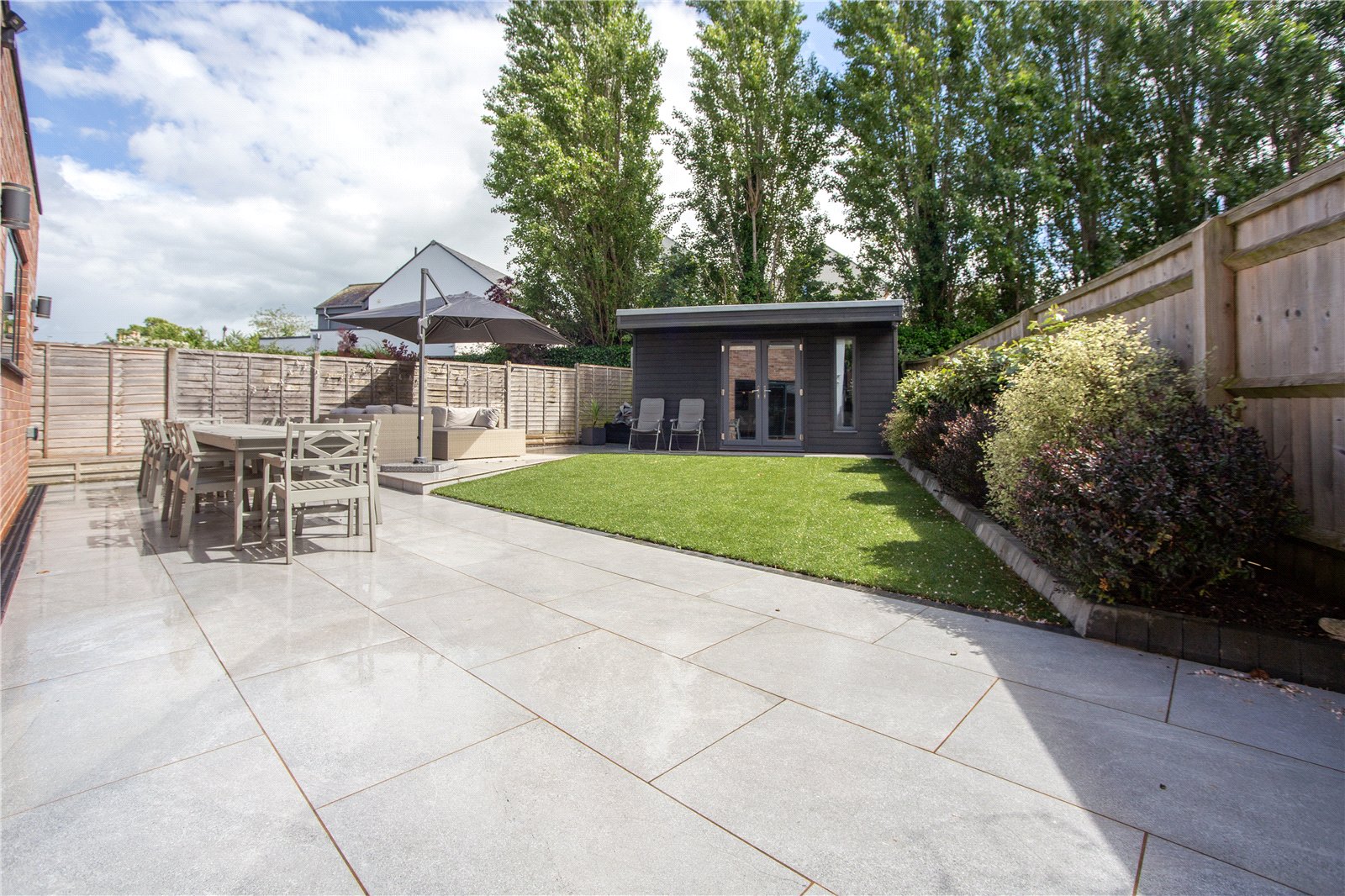 4 bedroom House to let in Charlton Kings, Cheltenham, Gloucestershire