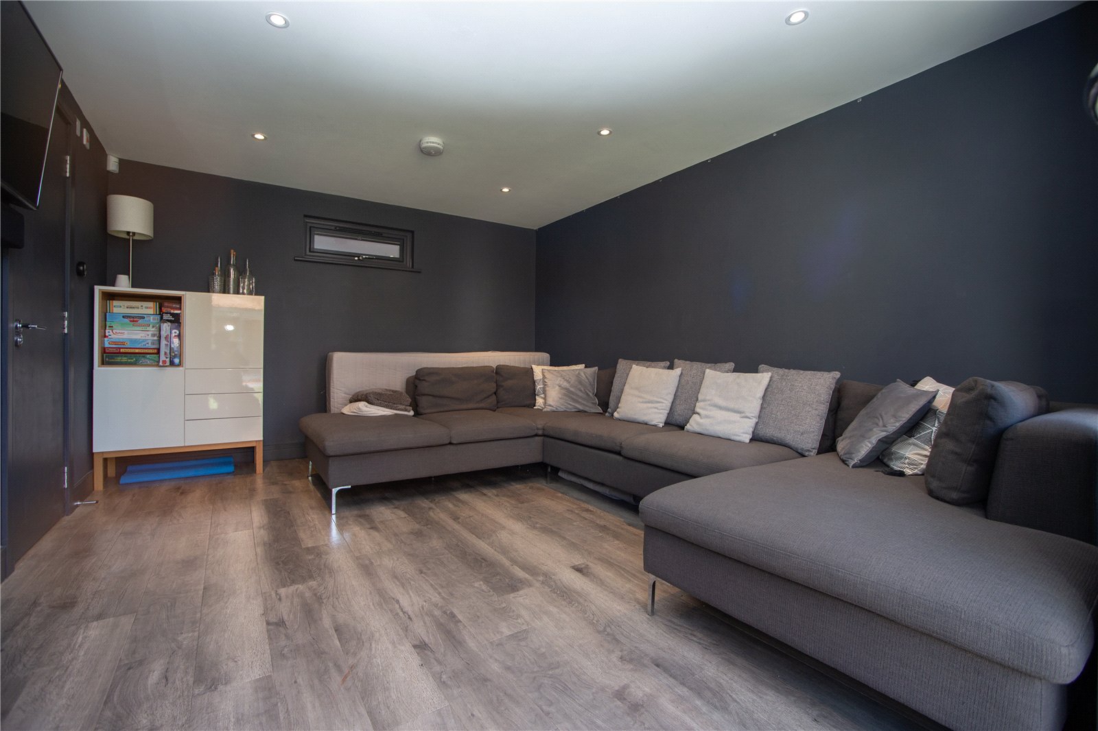 4 bedroom House to let in Charlton Kings, Cheltenham, Gloucestershire