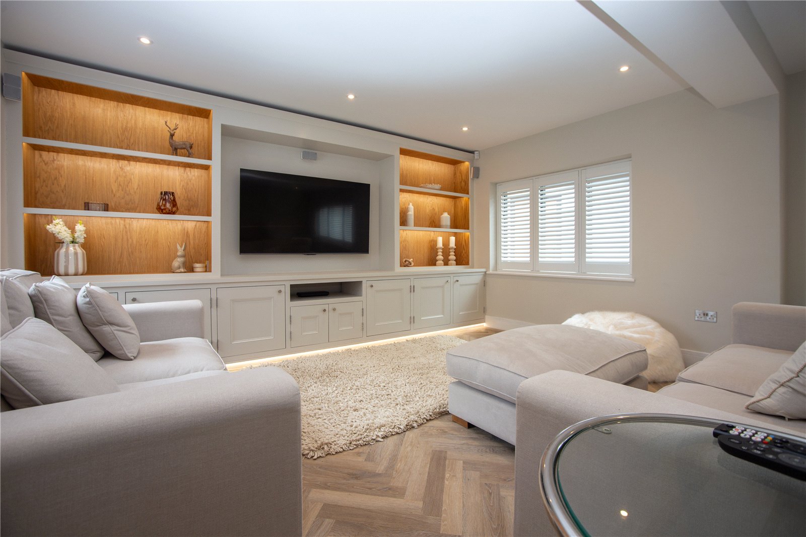 4 bedroom House to let in Charlton Kings, Cheltenham, Gloucestershire