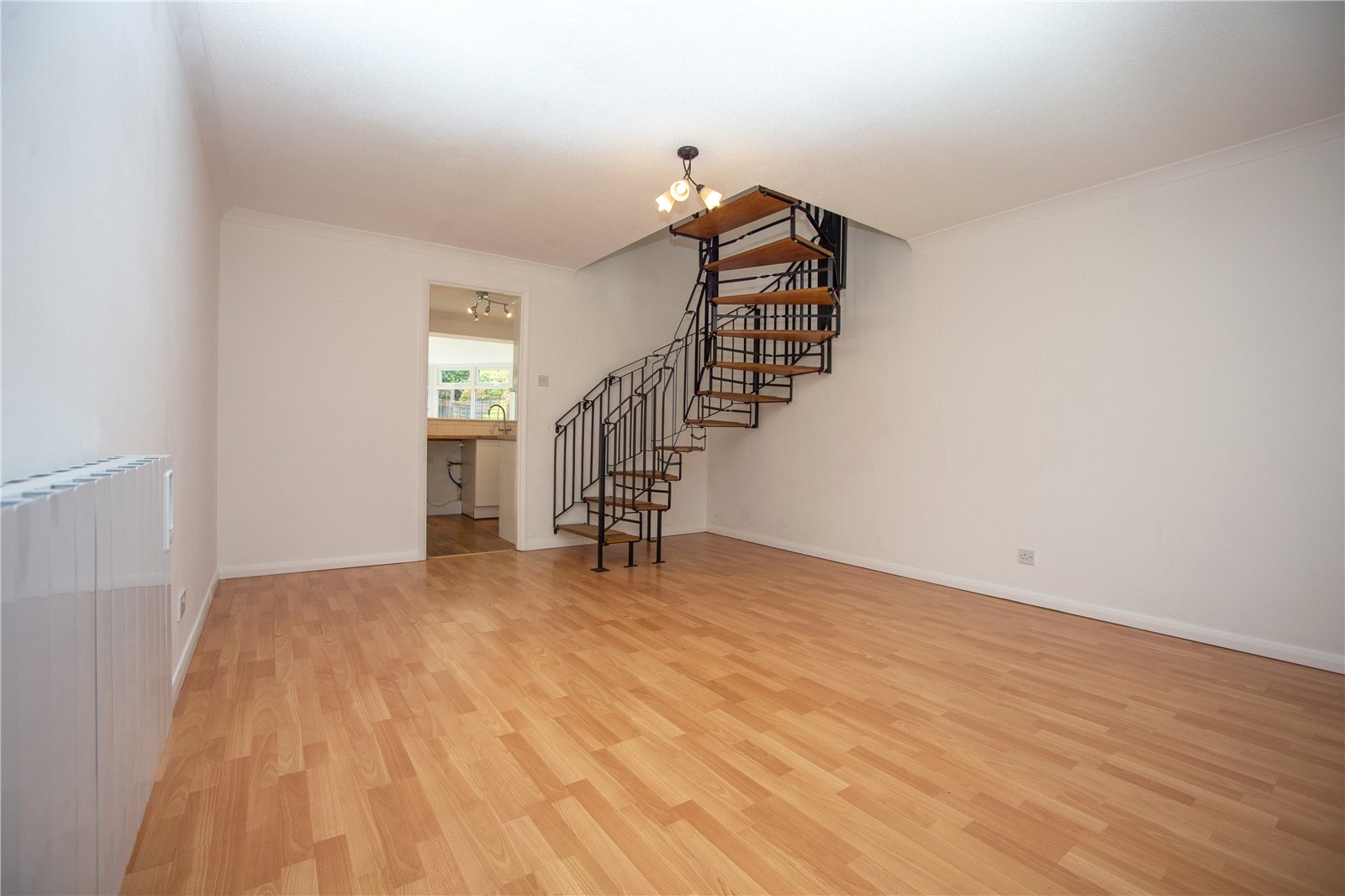 2 bedroom House to let in Cheltenham, Gloucestershire