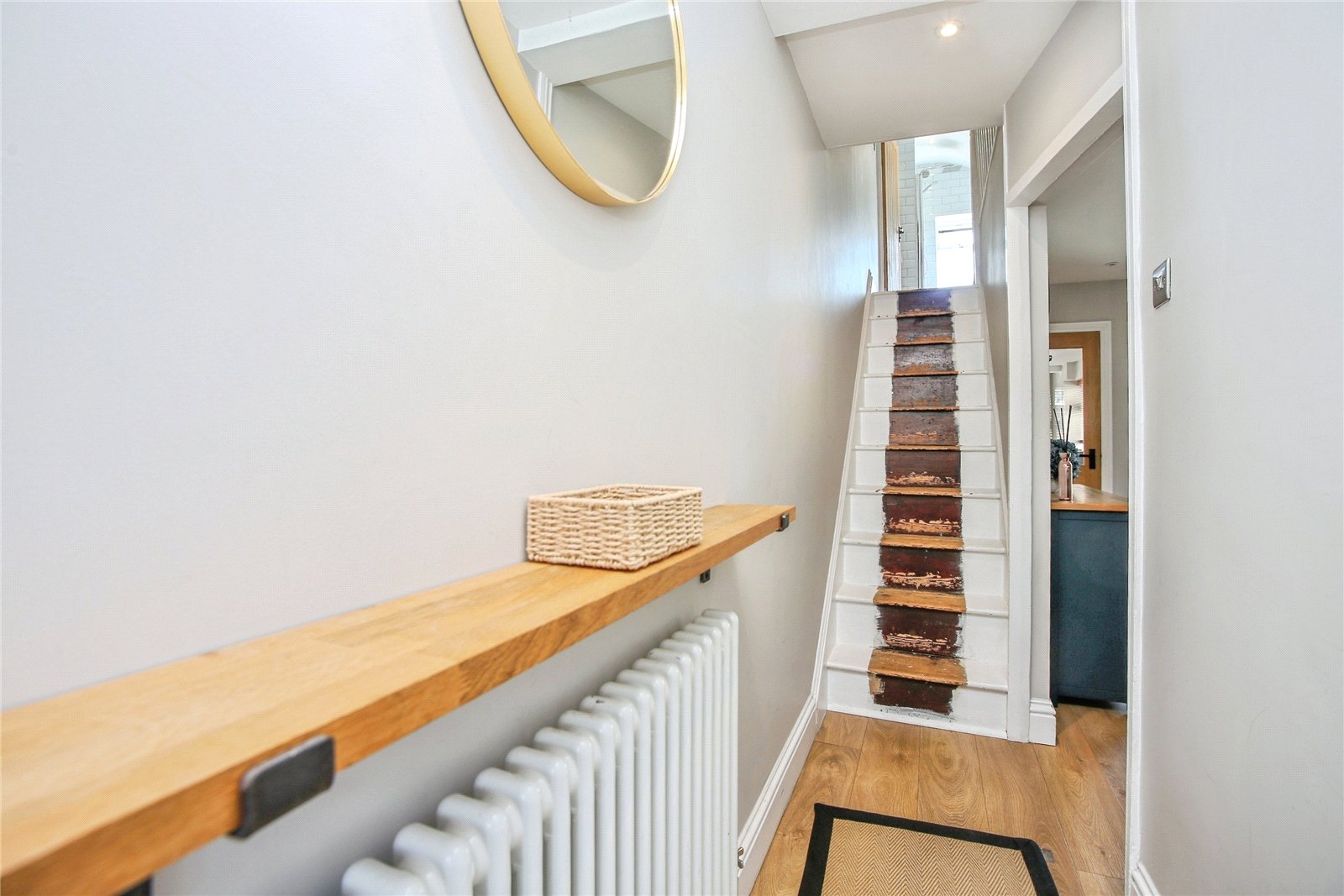 2 bedroom House to let in Cheltenham, Gloucestershire