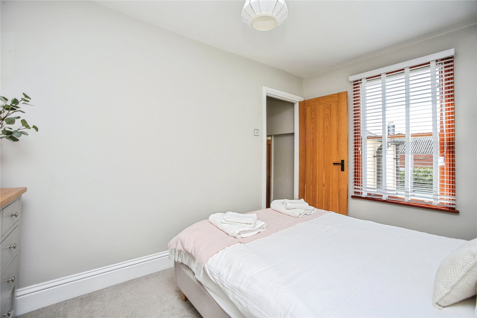 2 bedroom House to let in Cheltenham, Gloucestershire