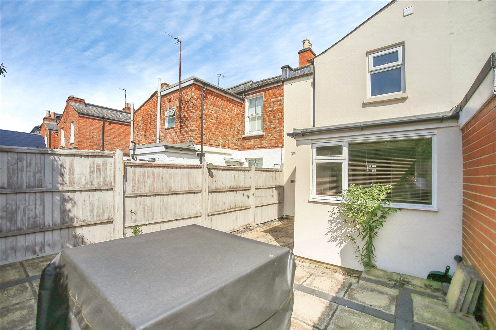 2 bedroom House to let in Cheltenham, Gloucestershire