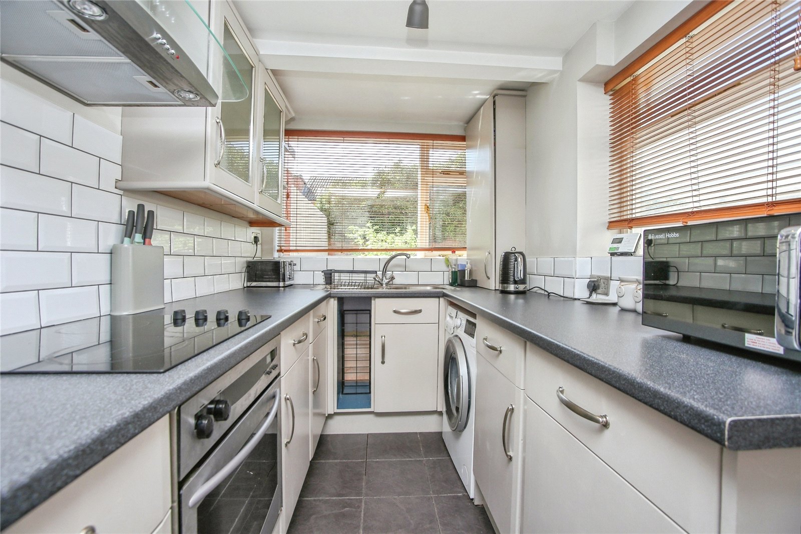 2 bedroom House to let in Cheltenham, Gloucestershire