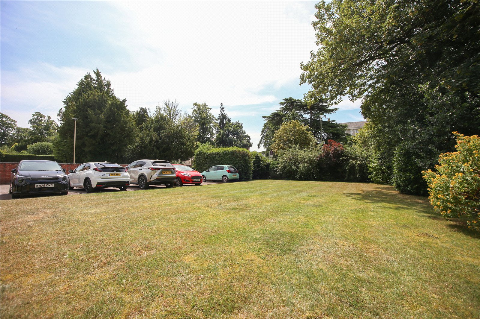 2 bedroom Flat to let in Cheltenham, Gloucestershire