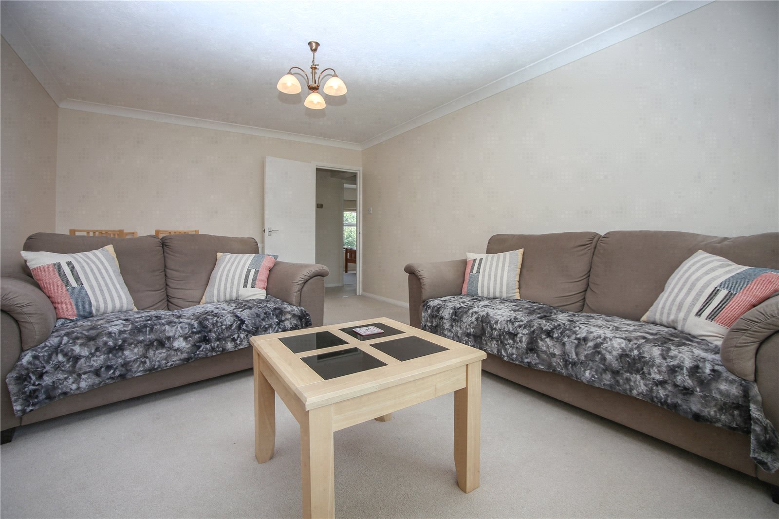 2 bedroom Flat to let in Cheltenham, Gloucestershire