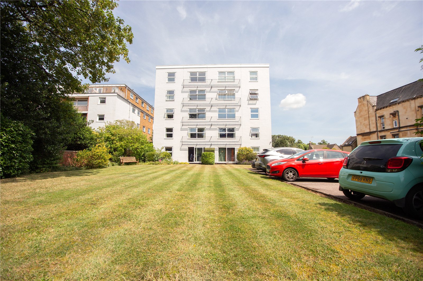 2 bedroom Flat to let in Cheltenham, Gloucestershire