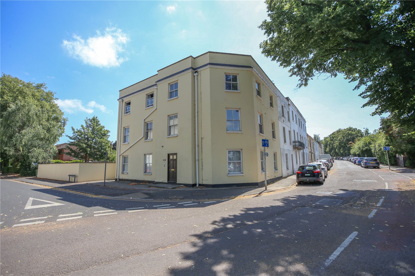 1 bedroom Flat to let in Cheltenham, Gloucestershire