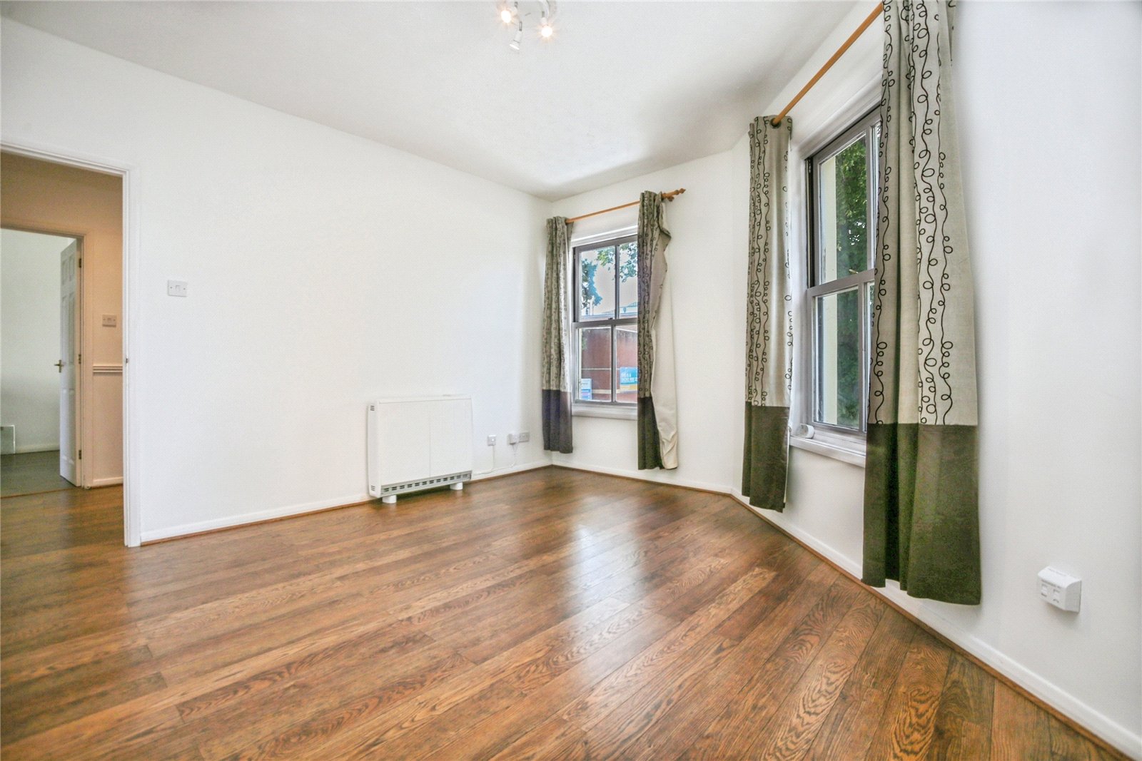 1 bedroom Flat to let in Cheltenham, Gloucestershire