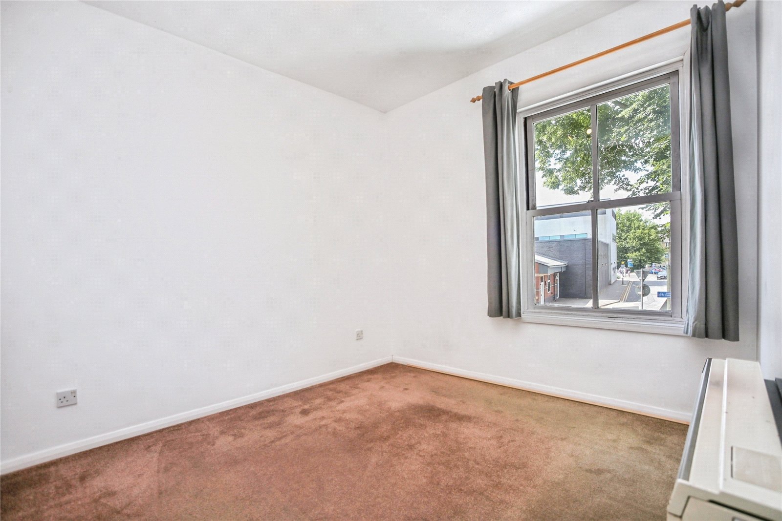 1 bedroom Flat to let in Cheltenham, Gloucestershire