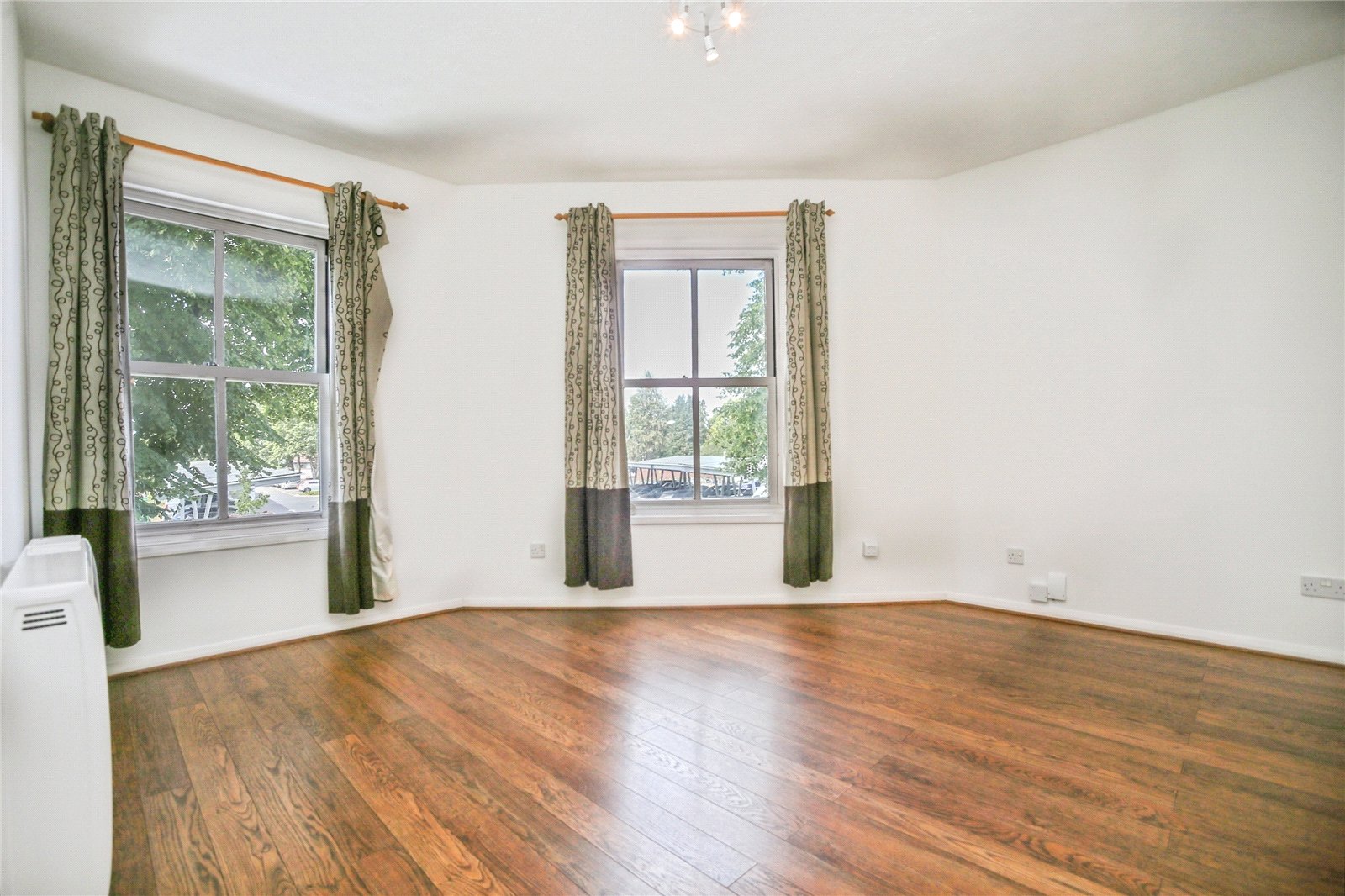 1 bedroom Flat to let in Cheltenham, Gloucestershire