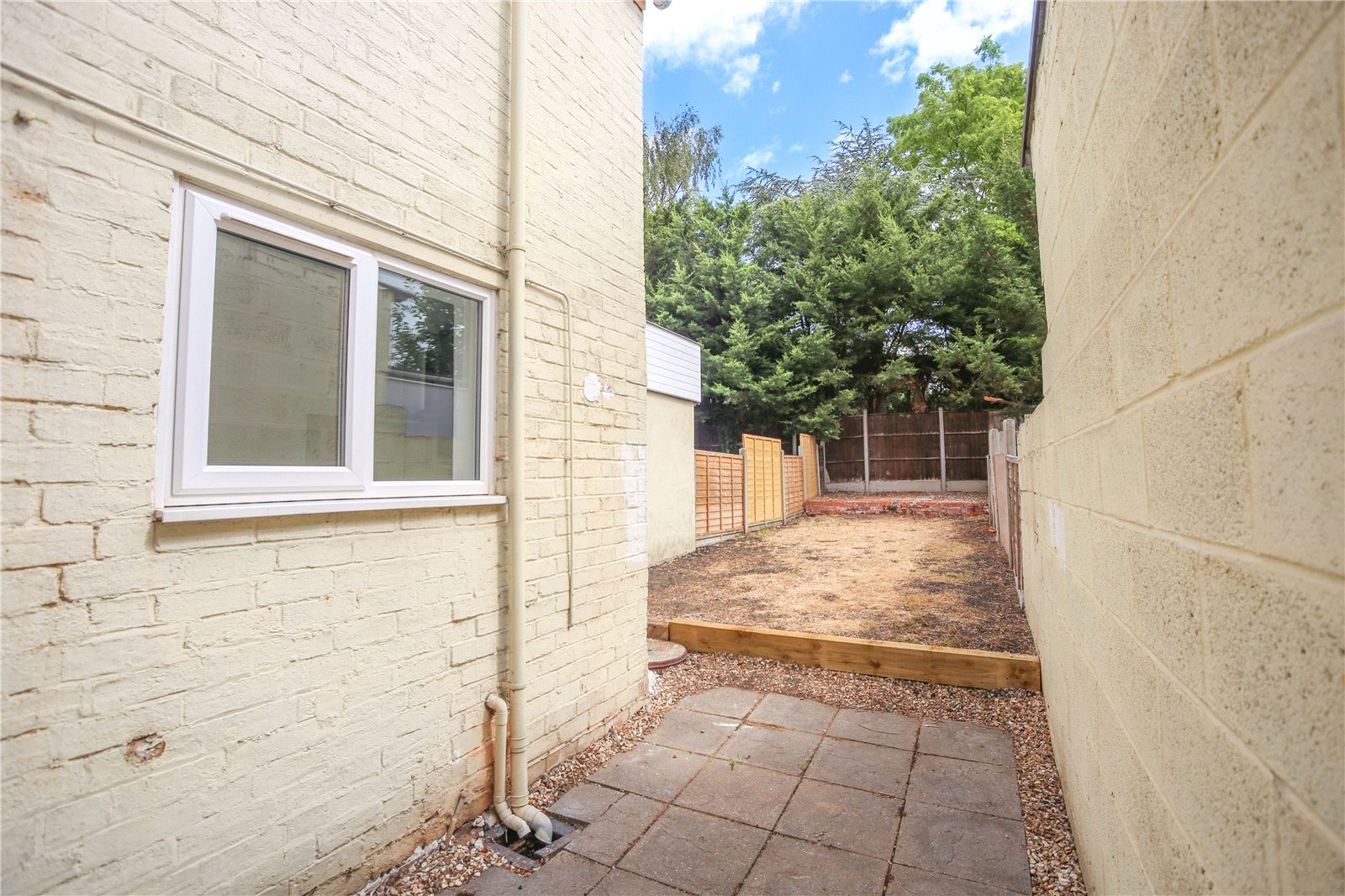 2 bedroom House to let in Gloucester, Gloucestershire