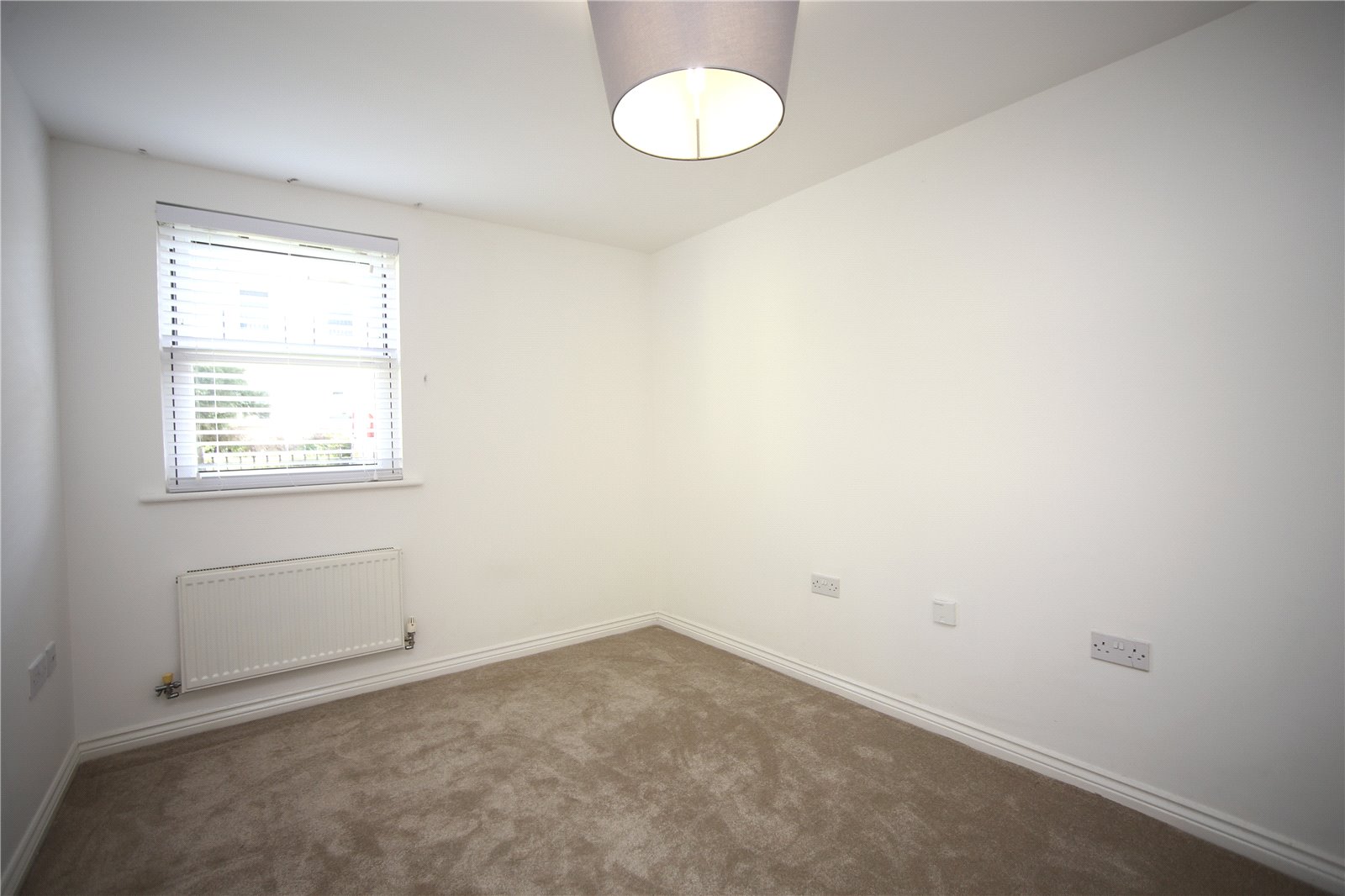 2 bedroom Flat to let in Cheltenham, Gloucestershire